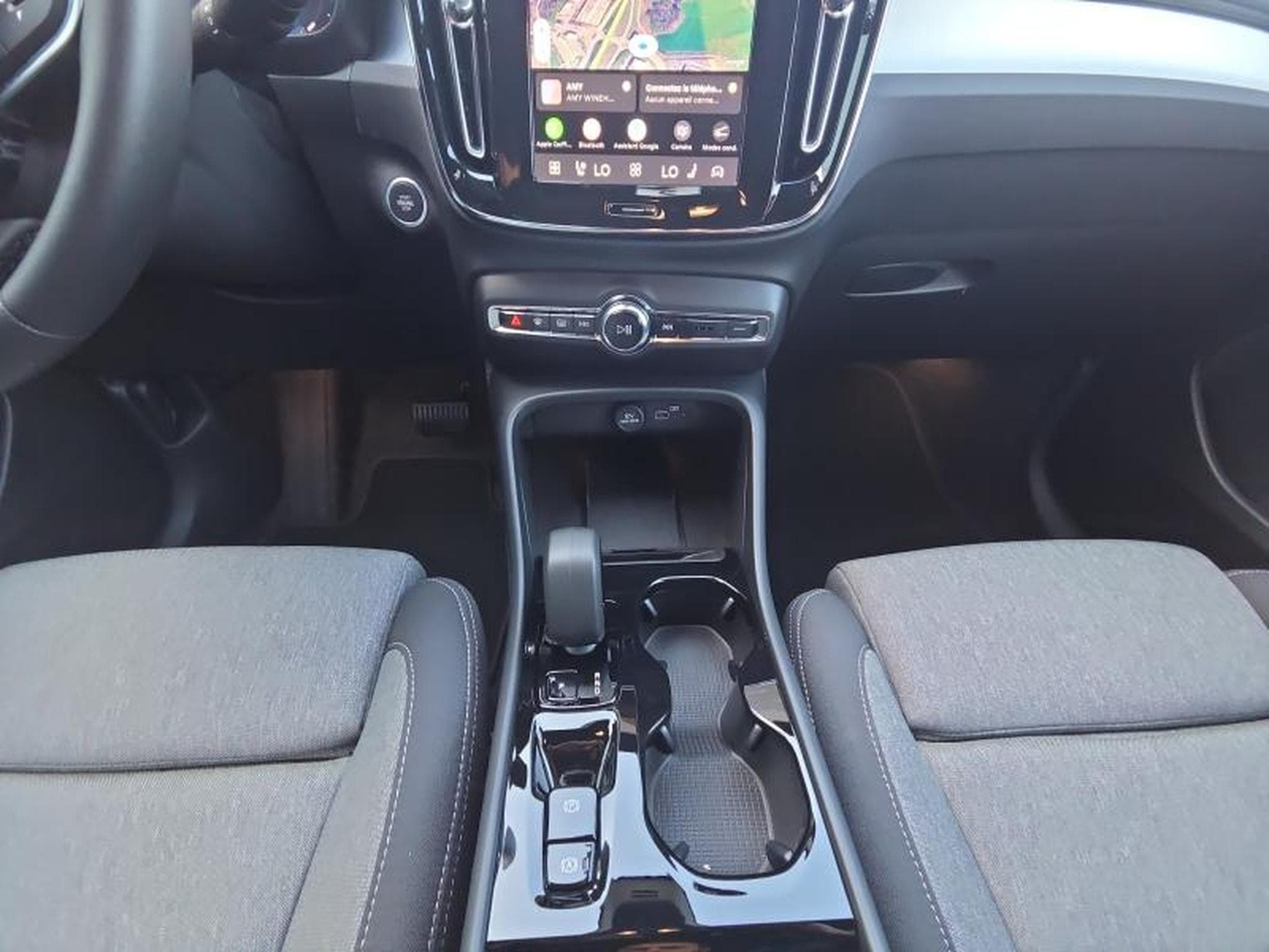 Volvo XC40 B3 Plus Dark / Essence (2025) - Photo 11