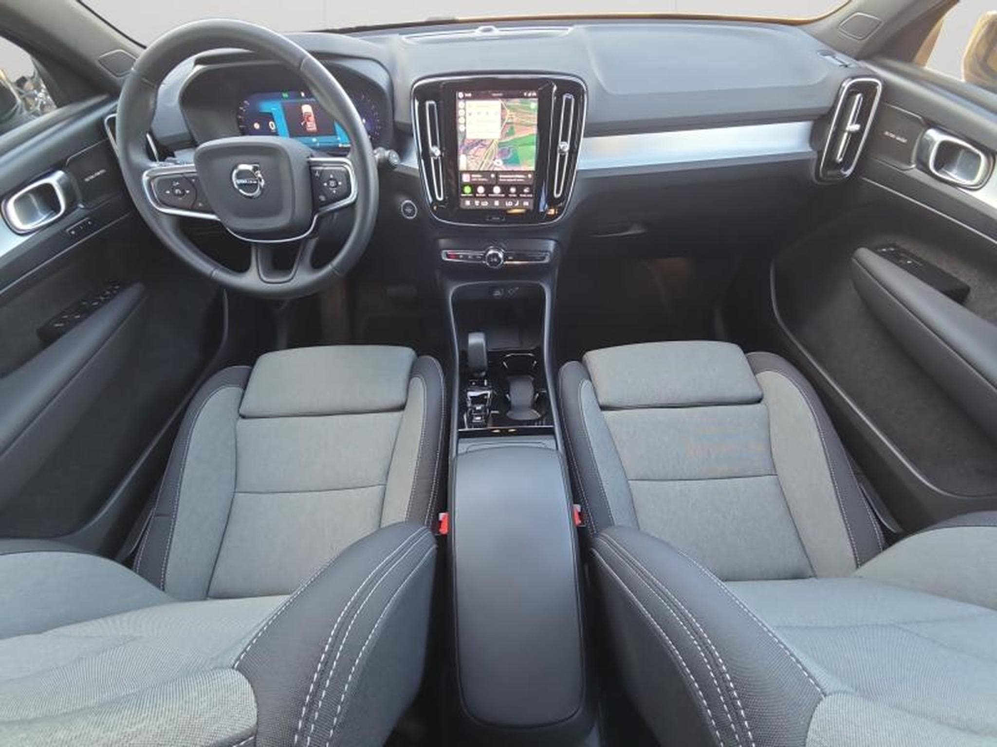 Volvo XC40 B3 Plus Dark / Essence (2025) - Photo 10