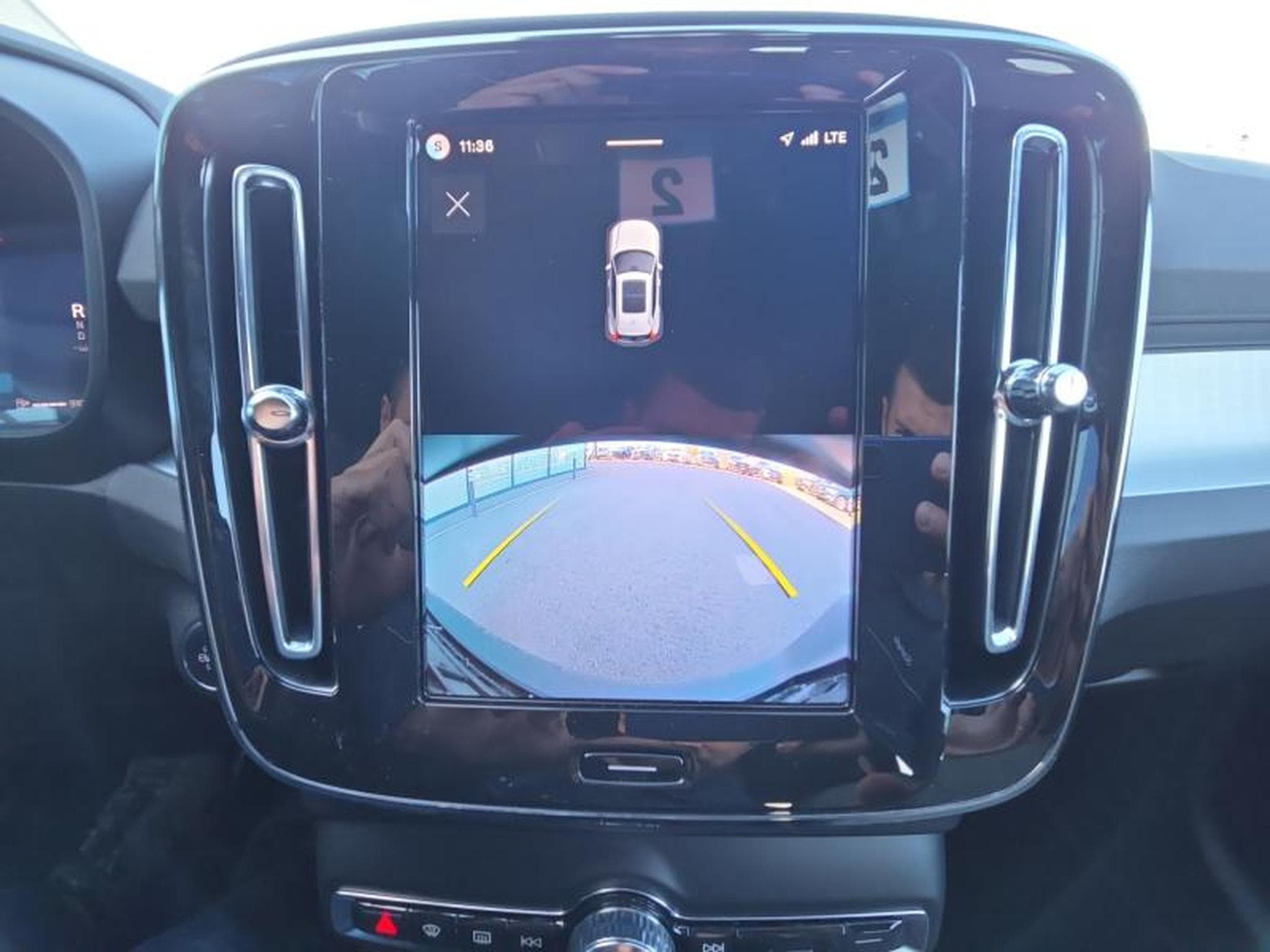 Volvo XC40 B3 Plus Dark / Essence (2025) - Photo 17