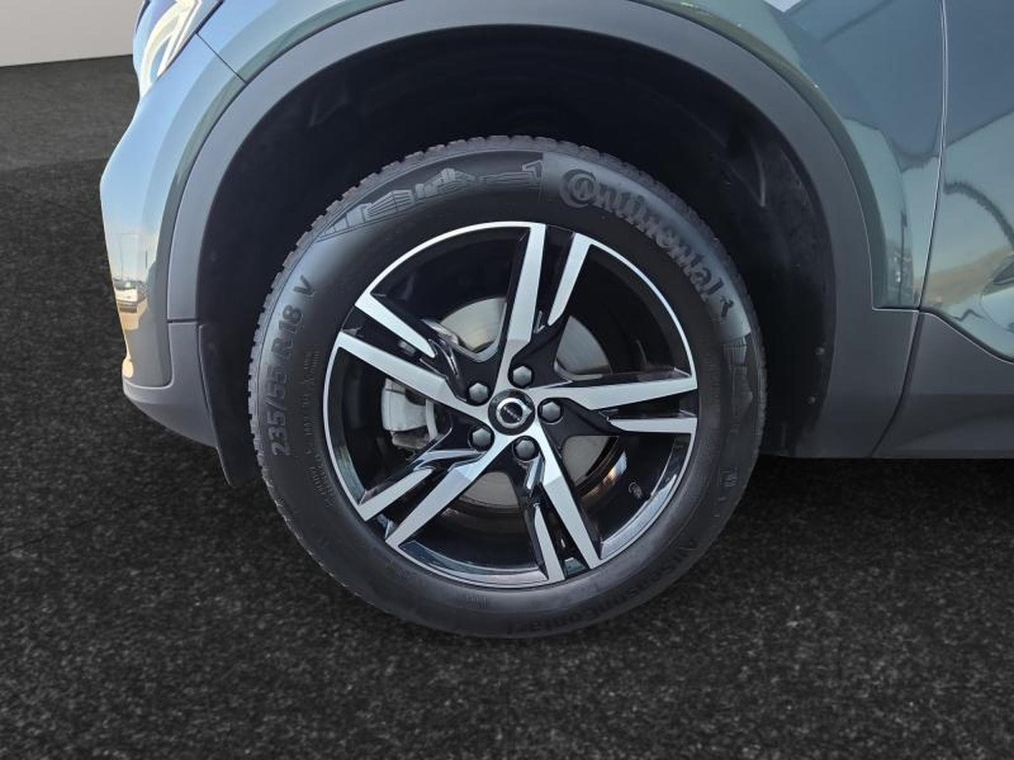 Volvo XC40 B3 Plus Dark / Essence (2025) - Photo 14