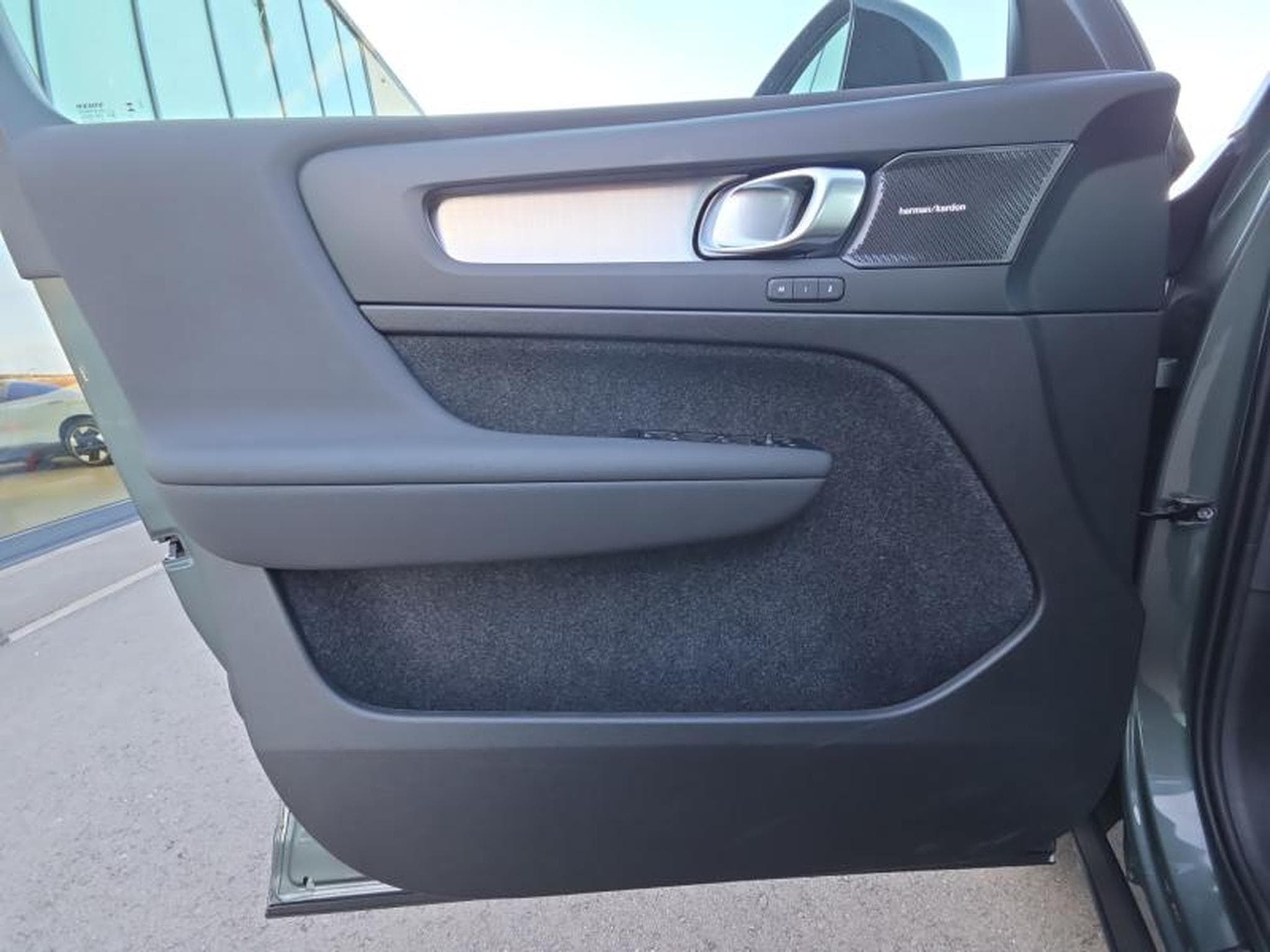 Volvo XC40 B3 Plus Dark / Essence (2025) - Photo 20