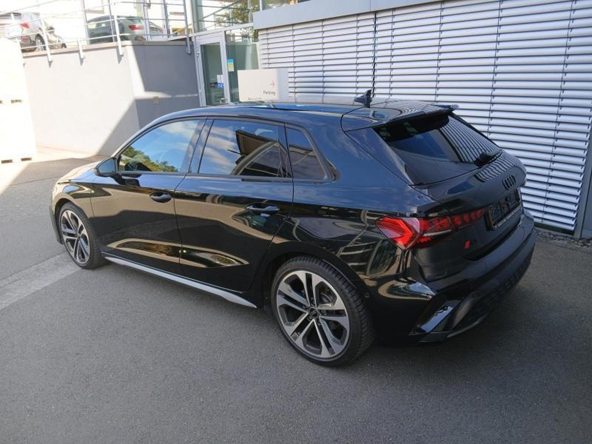 Audi A3 Sportback S-line 35 TDI s-tronic (2025) - Photo 2