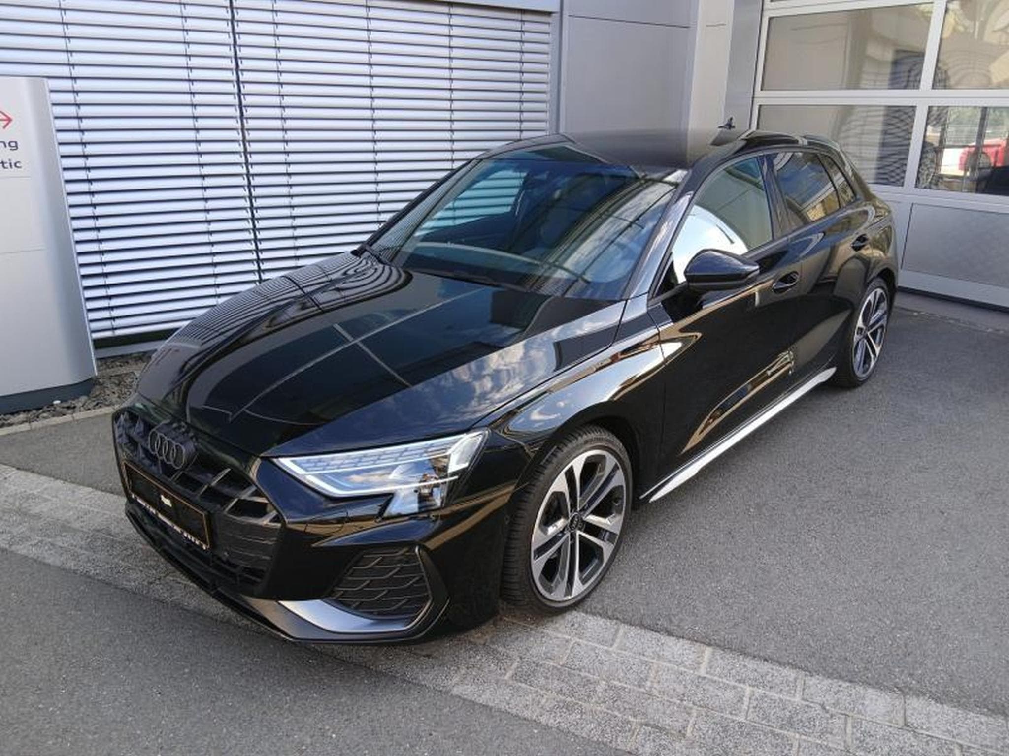 Audi A3 Sportback S-line 35 TDI s-tronic (2025) - Photo 1