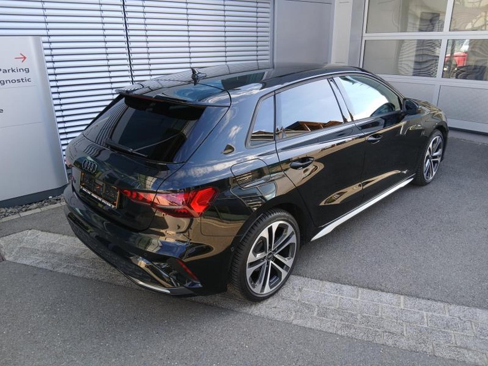 Audi A3 Sportback S-line 35 TDI s-tronic (2025) - Photo 4