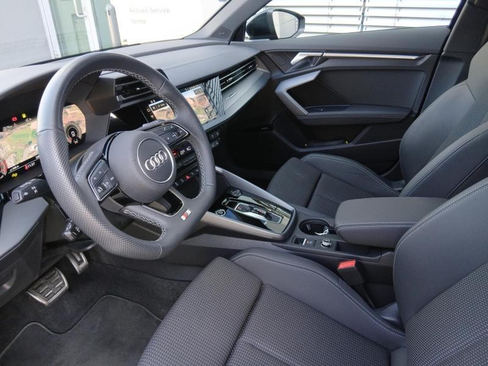 Audi A3 Sportback S-line 35 TDI s-tronic (2025) - Photo 9