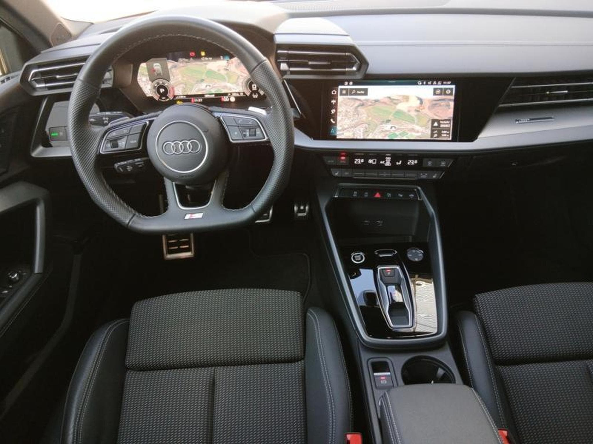 Audi A3 Sportback S-line 35 TDI s-tronic (2025) - Photo 8