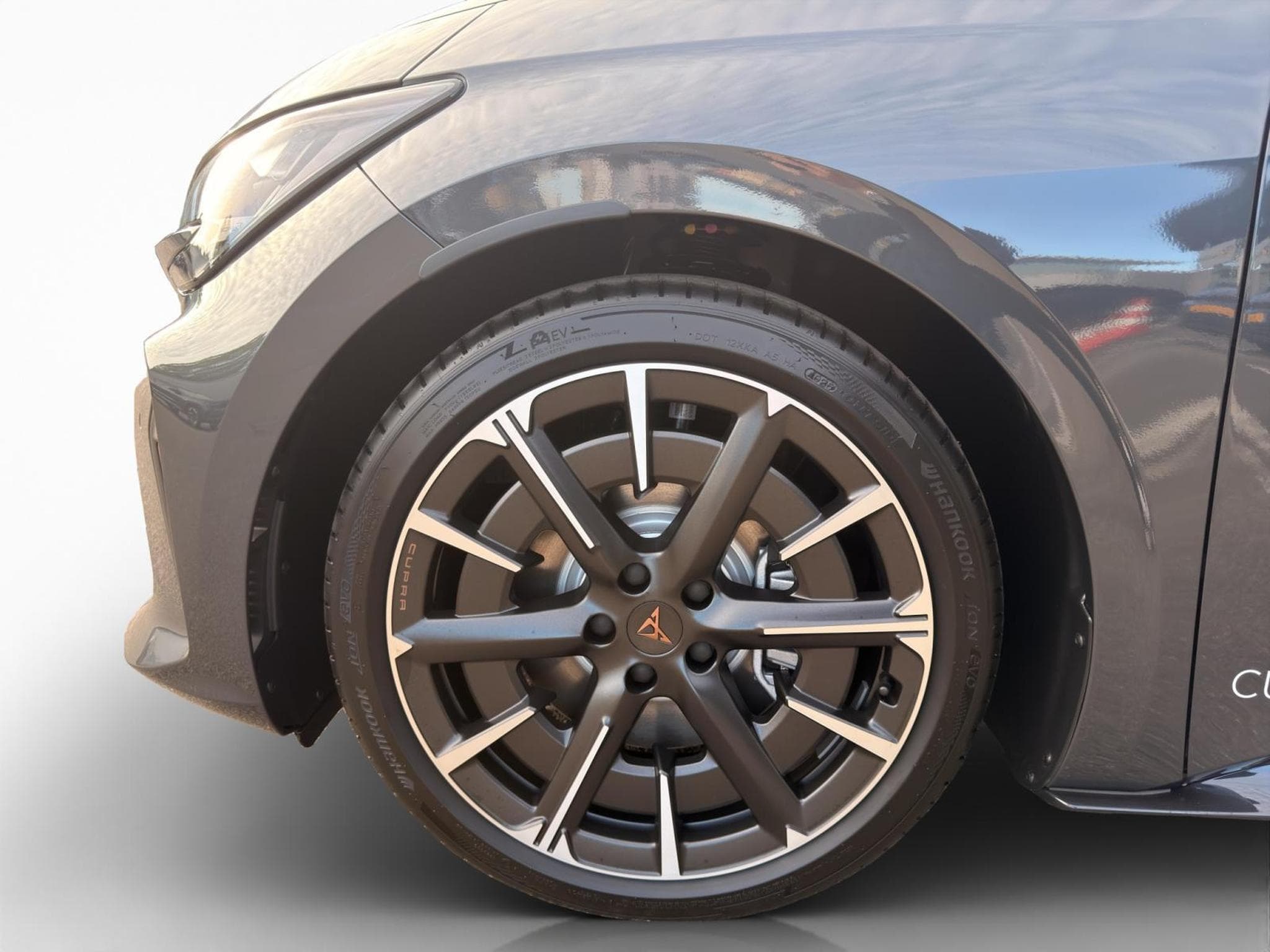 Cupra Born 140 kW/58 kWh (2026) - Photo 8