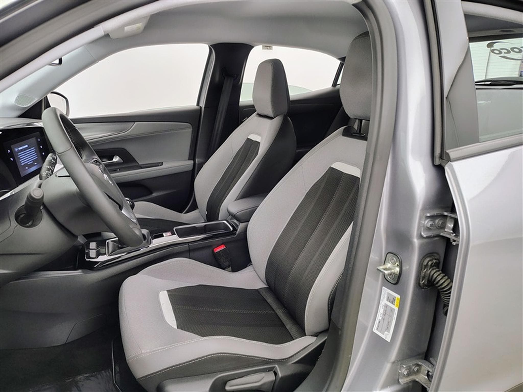 Opel Mokka 1.2 Turbo Elegance CARPLAY / FULL LED / CAMERA / JA 17" (2024) - Photo 7