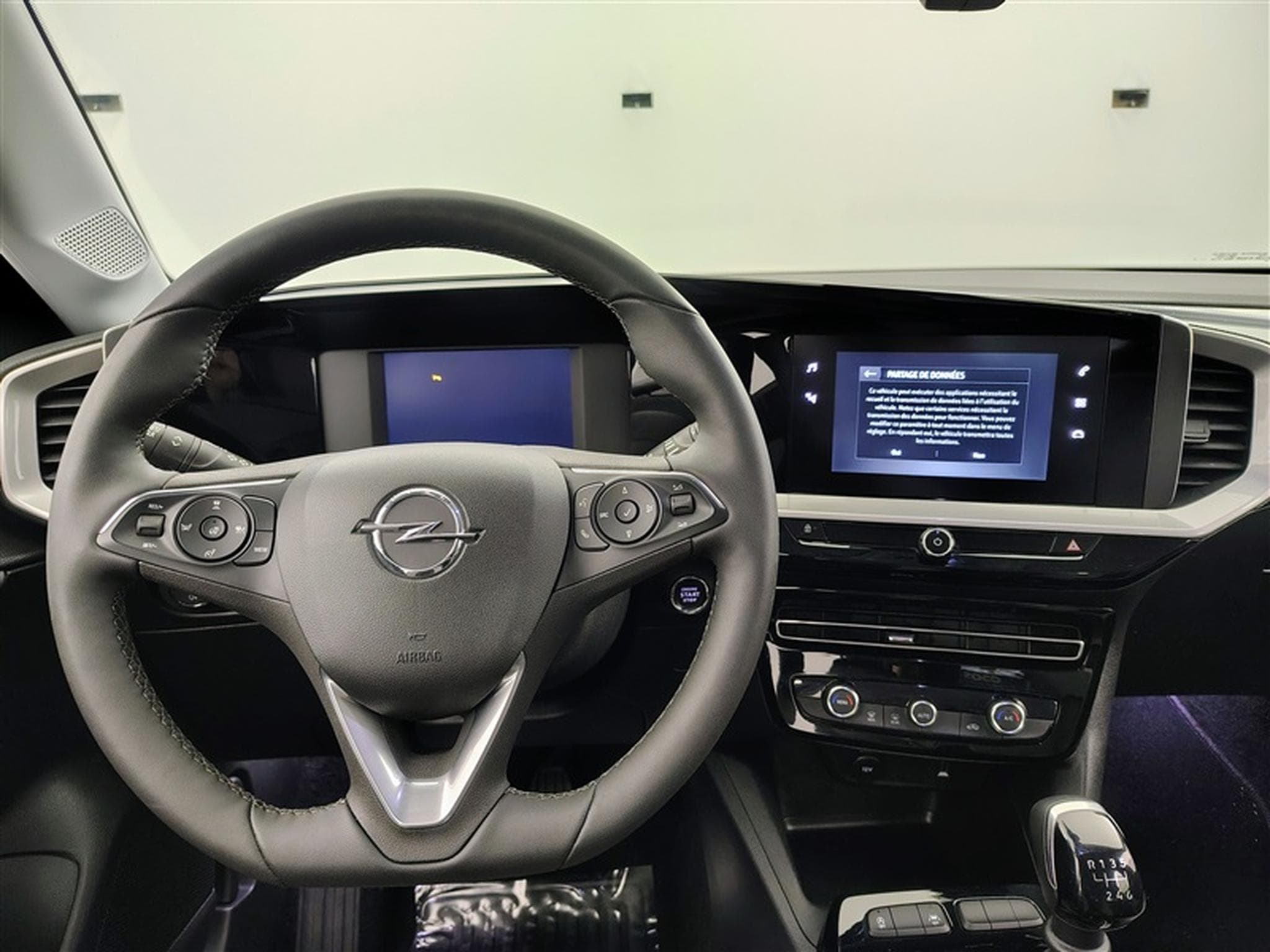 Opel Mokka 1.2 Turbo Elegance CARPLAY / FULL LED / CAMERA / JA 17" (2024) - Photo 9