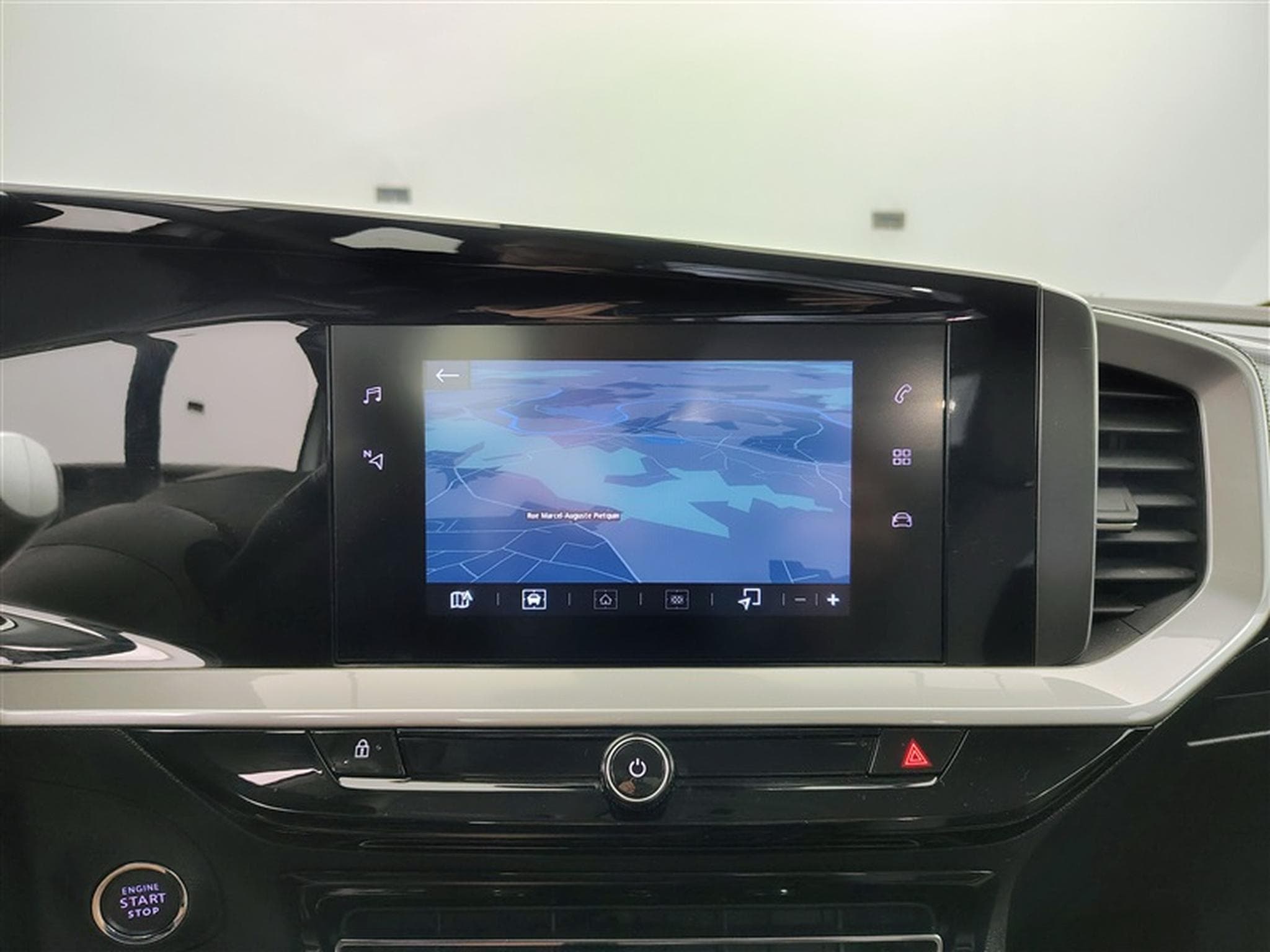 Opel Mokka 1.2 Turbo Elegance CARPLAY / FULL LED / CAMERA / JA 17" (2024) - Photo 11