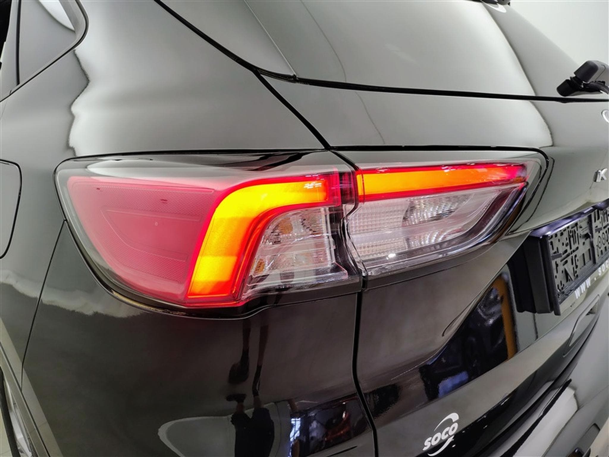 Ford Kuga 2.0 TDCi 120cv PowerShift ST-Line NAVI / FULL LED / CAMERA (2023) - Photo 16