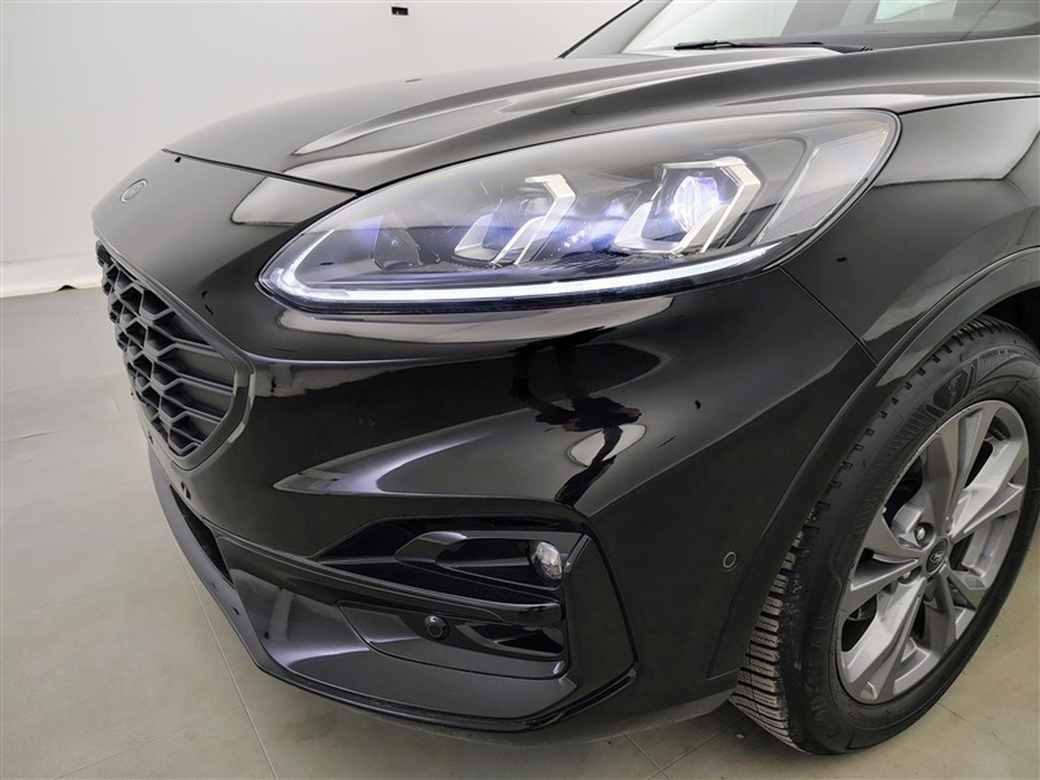 Ford Kuga 2.0 TDCi 120cv PowerShift ST-Line NAVI / FULL LED / CAMERA (2023) - Photo 15