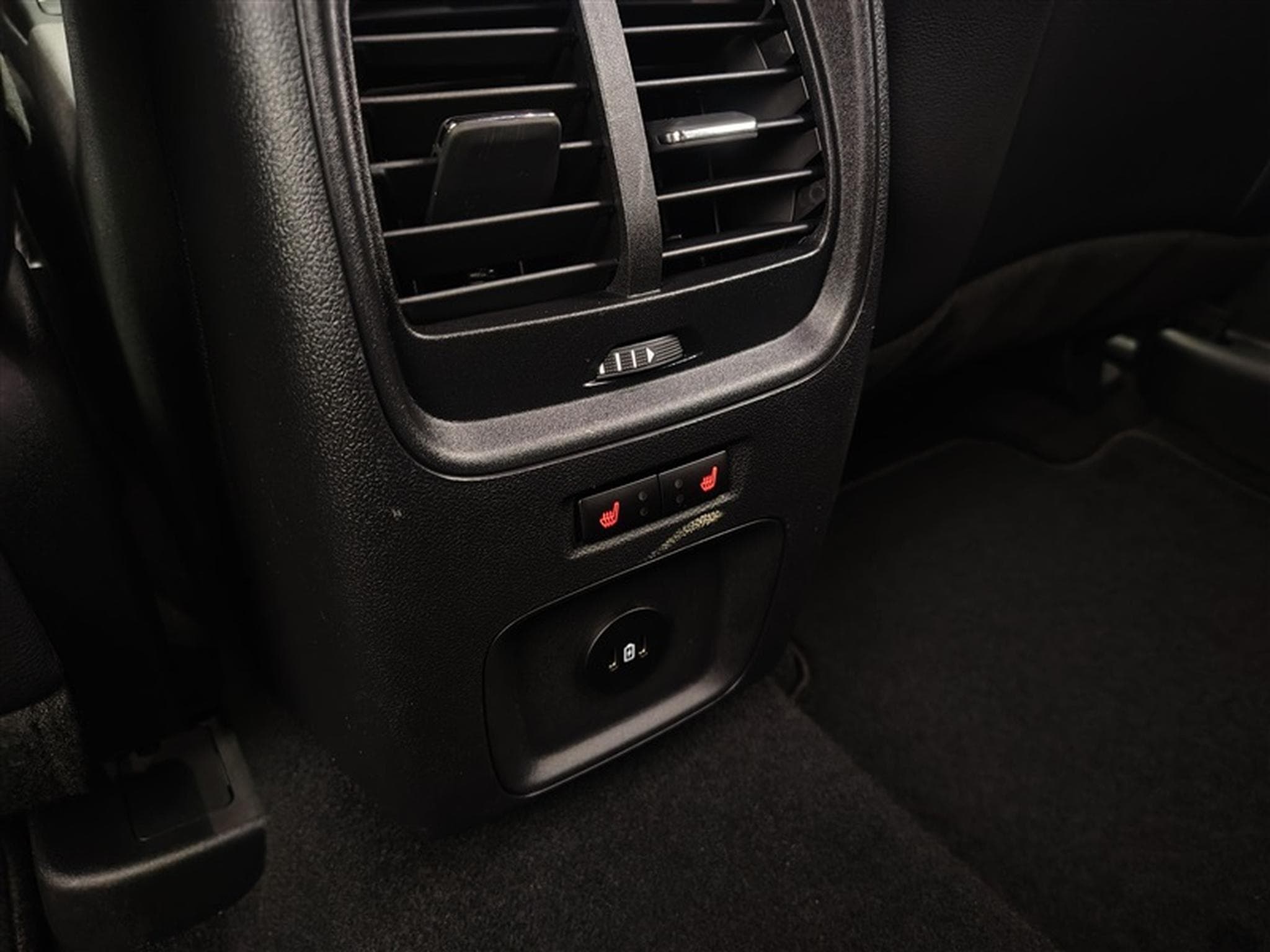Ford Kuga 2.0 TDCi 120cv PowerShift ST-Line NAVI / FULL LED / CAMERA (2023) - Photo 19