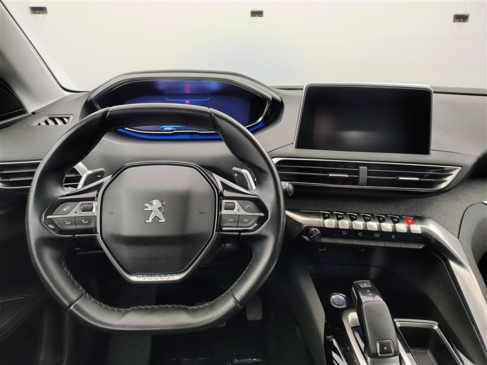 Peugeot 3008 1.2 PureTech 130cv EAT8 Allure NAVI / KEYLESS / CAMERA (2019) - Photo 7