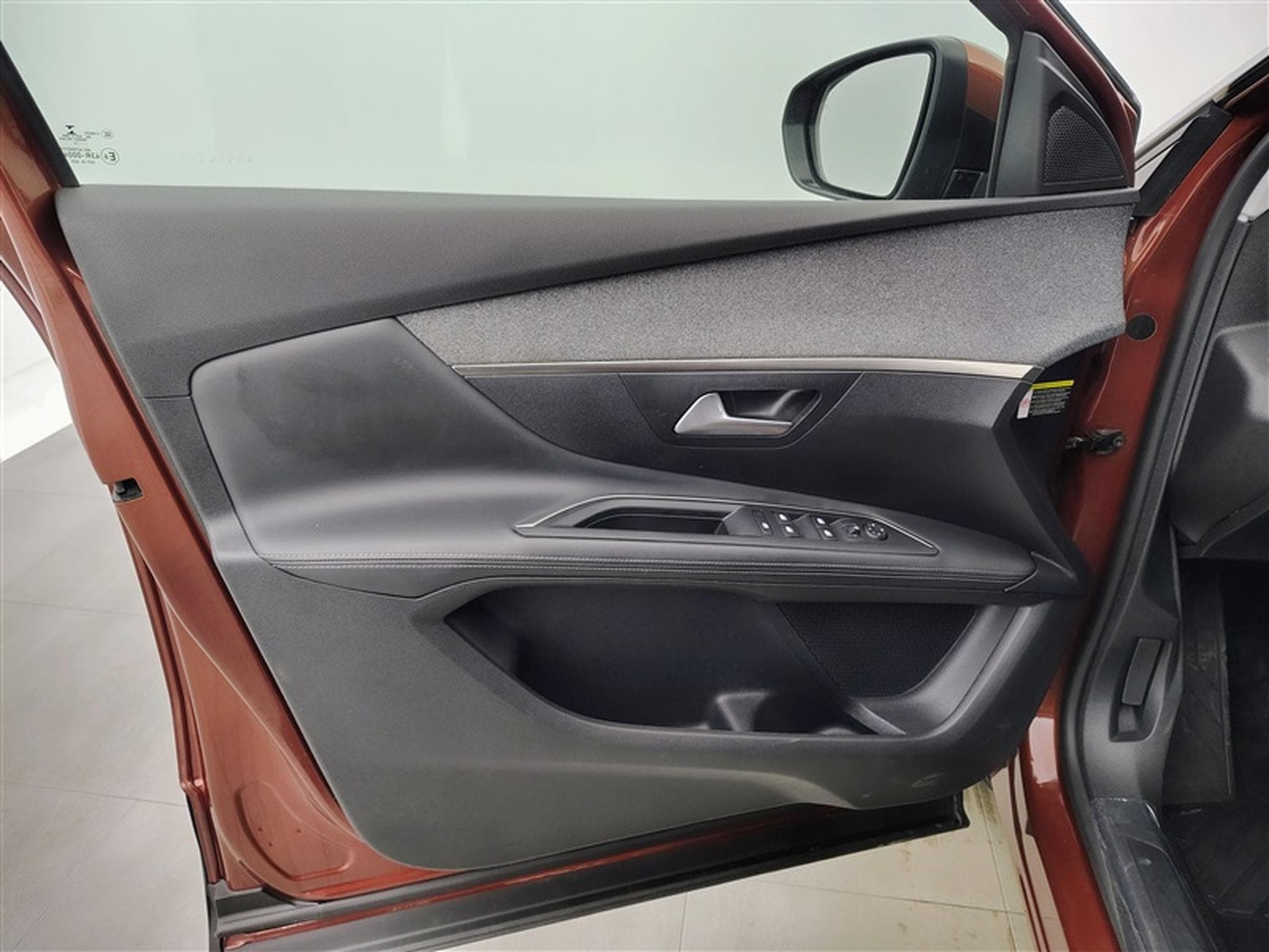 Peugeot 3008 1.2 PureTech 130cv EAT8 Allure NAVI / KEYLESS / CAMERA (2019) - Photo 15