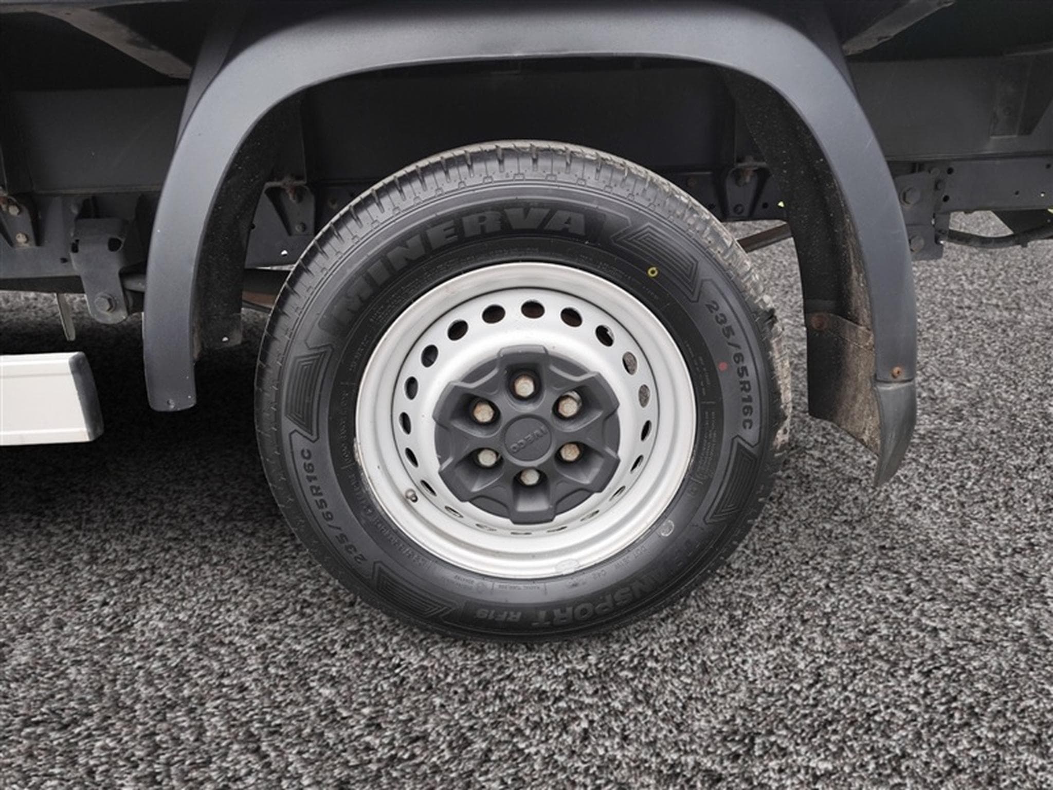 Iveco Daily Plateau DBL Cabine 2.3 CDTI 136 CV (2018) - Photo 6