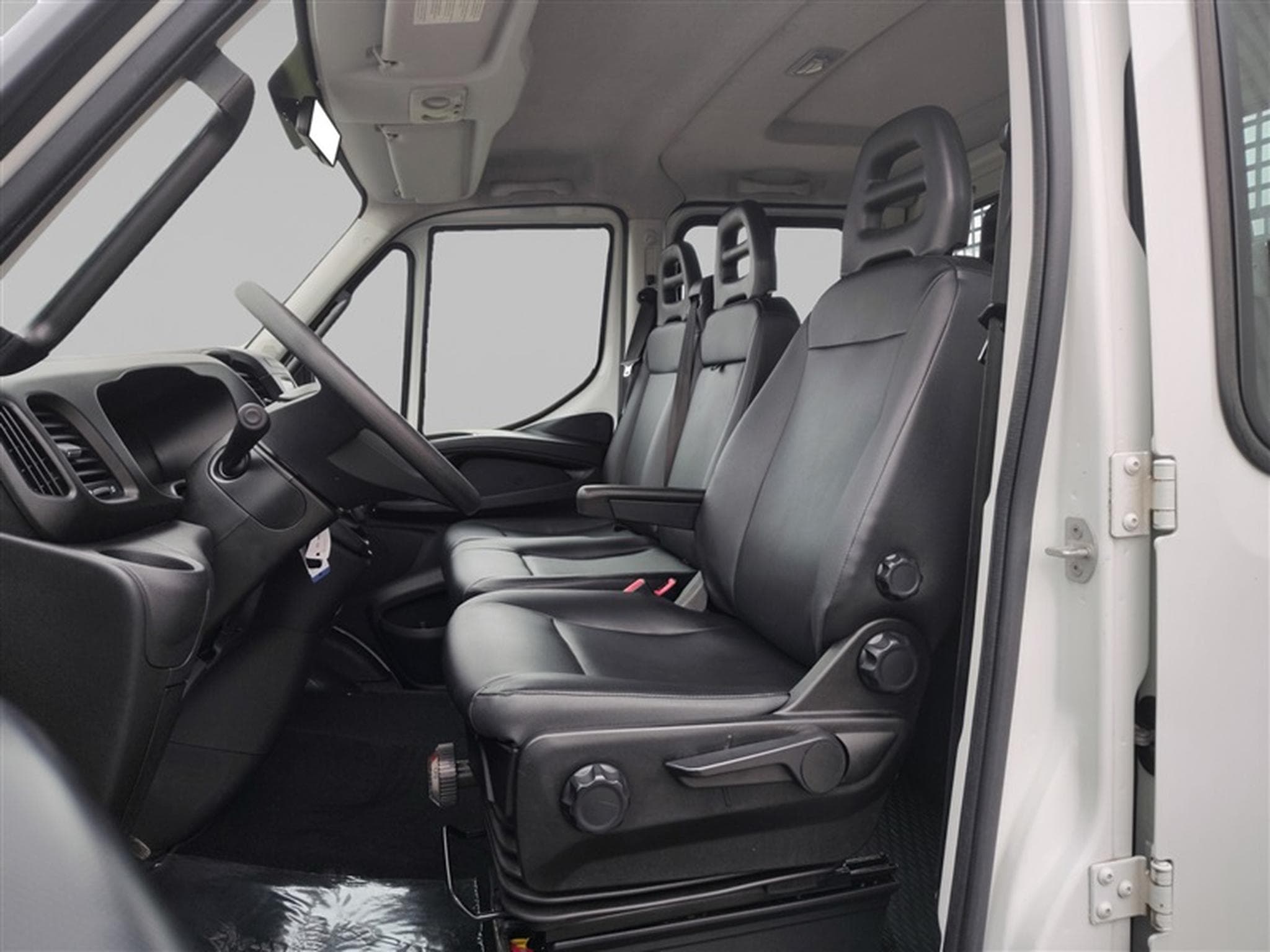 Iveco Daily Plateau DBL Cabine 2.3 CDTI 136 CV (2018) - Photo 7