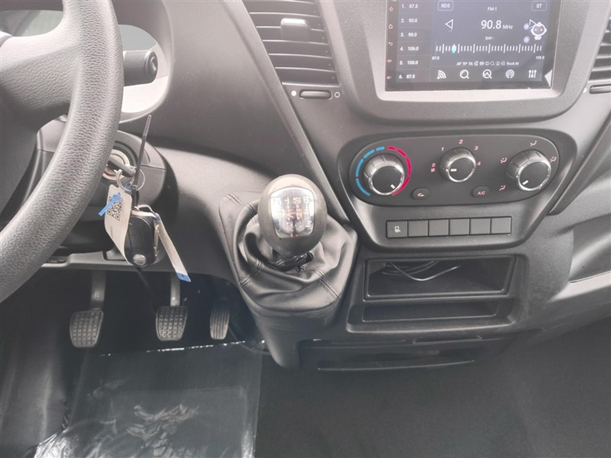 Iveco Daily Plateau DBL Cabine 2.3 CDTI 136 CV (2018) - Photo 12