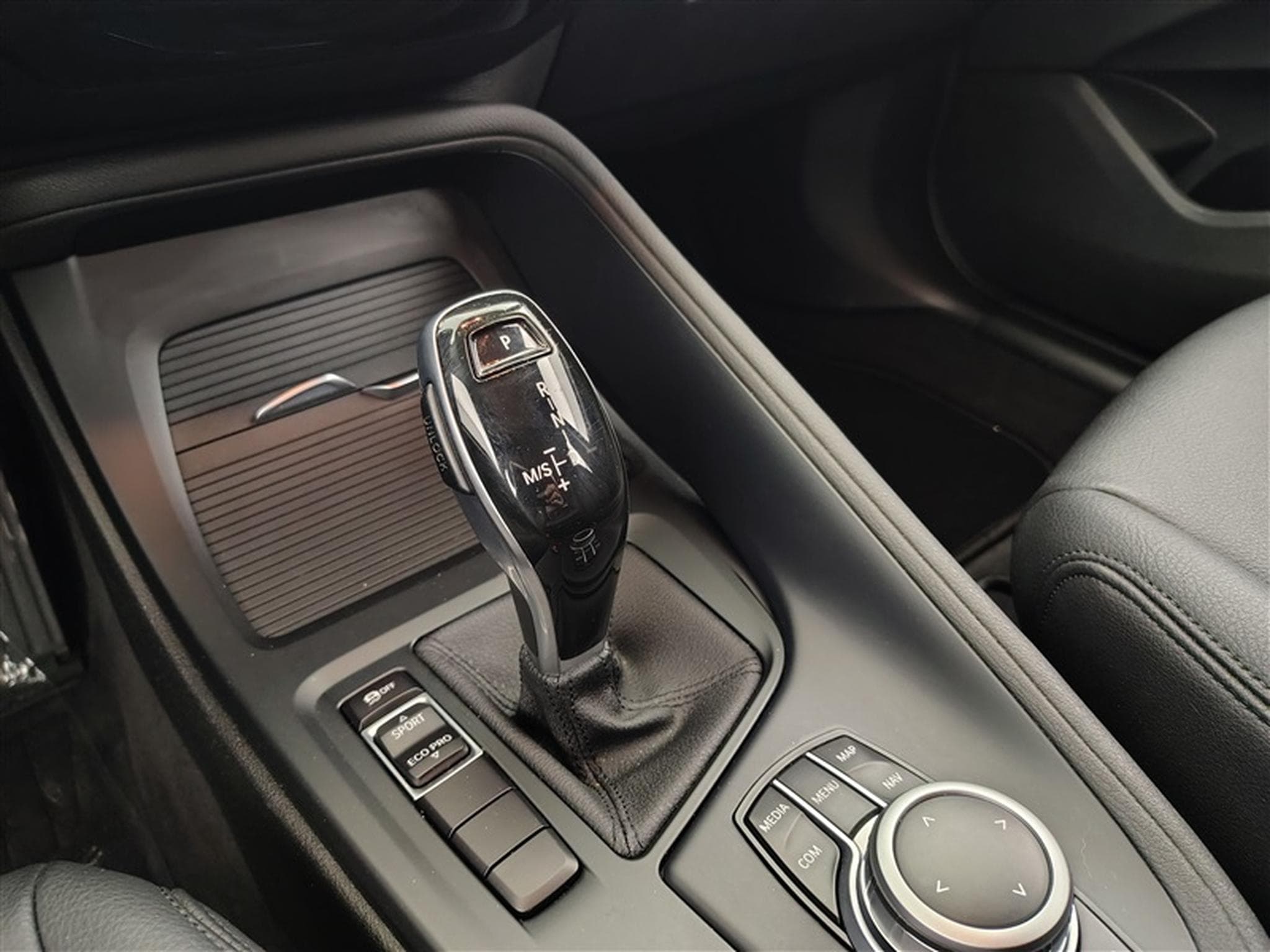 BMW X1 1.5 dA sDrive16 AdBlue (2020) - Photo 12
