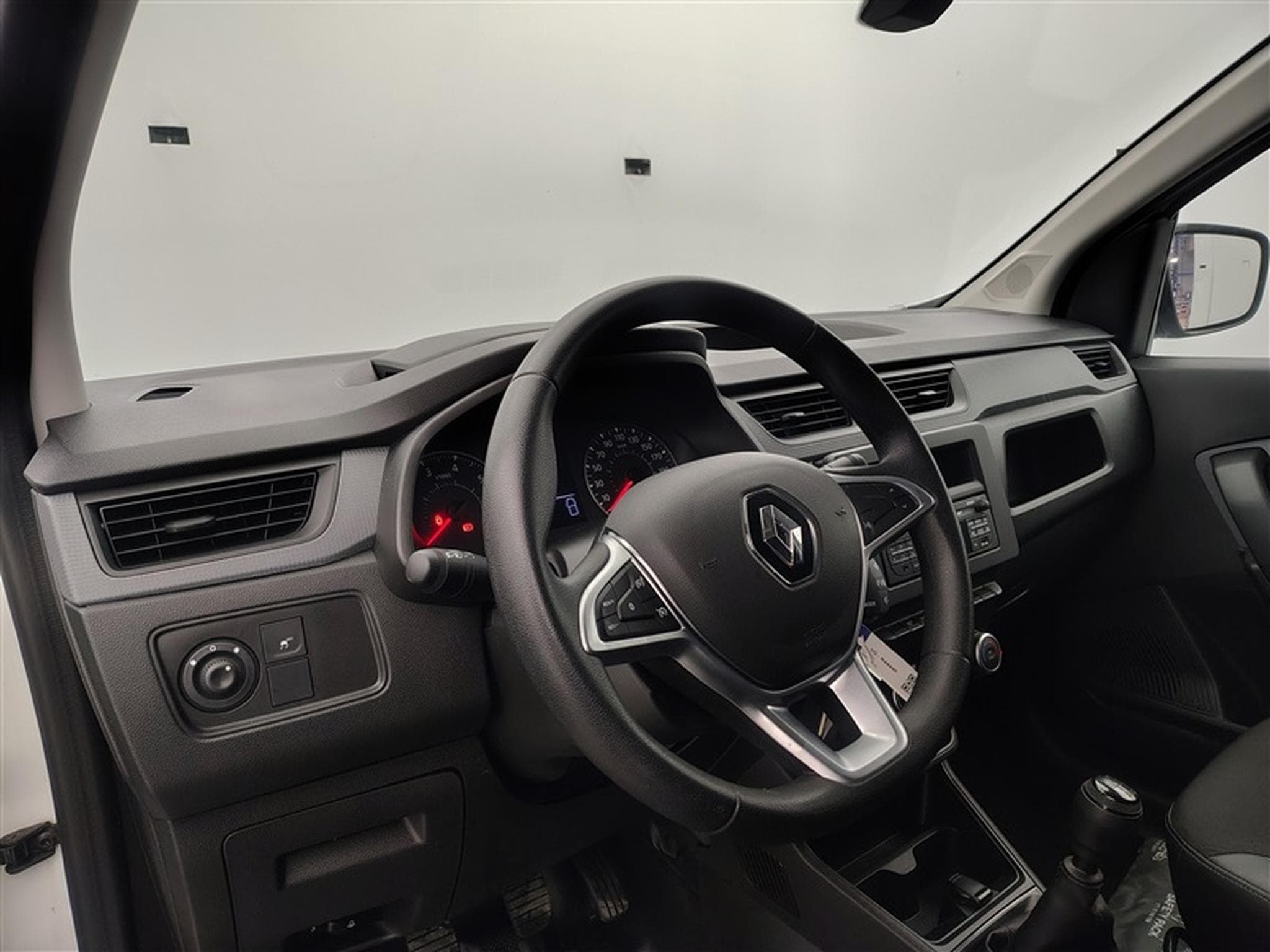 Renault Express 1.5 Blue dCi Confort CLIM / PDC AR / BLUETOOTH (2022) - Photo 8