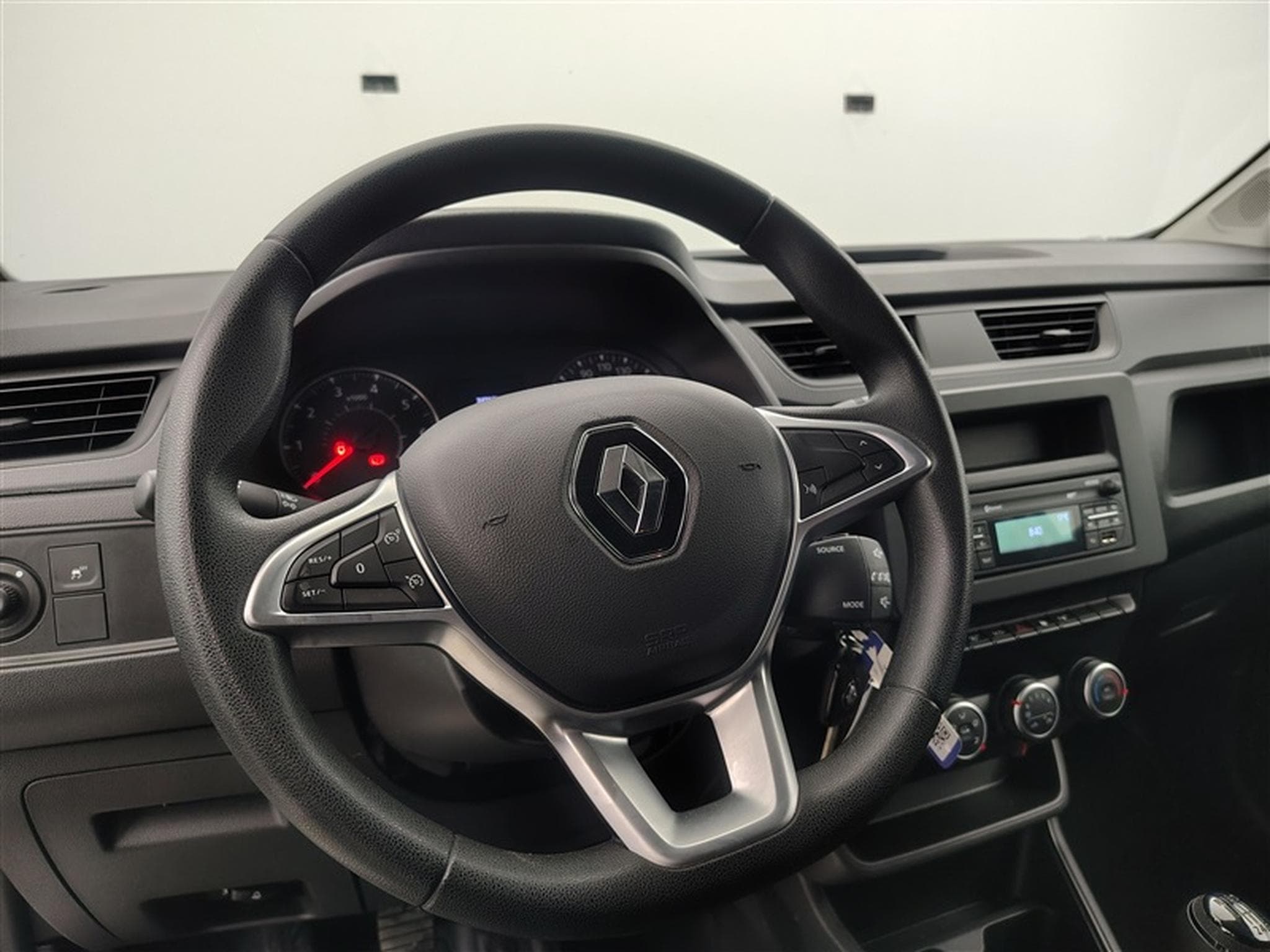 Renault Express 1.5 Blue dCi Confort CLIM / PDC AR / BLUETOOTH (2022) - Photo 9