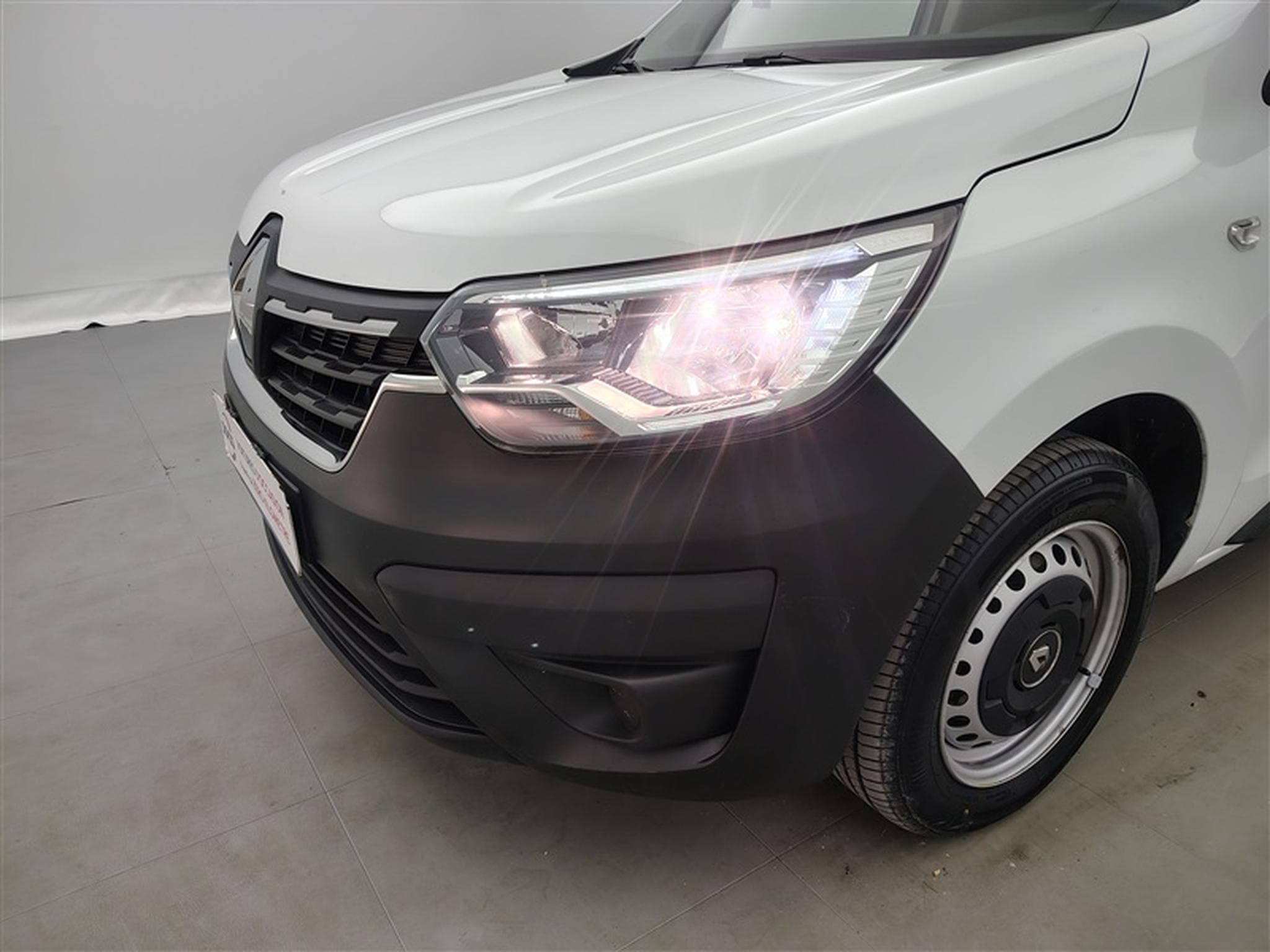 Renault Express 1.5 Blue dCi Confort CLIM / PDC AR / BLUETOOTH (2022) - Photo 15
