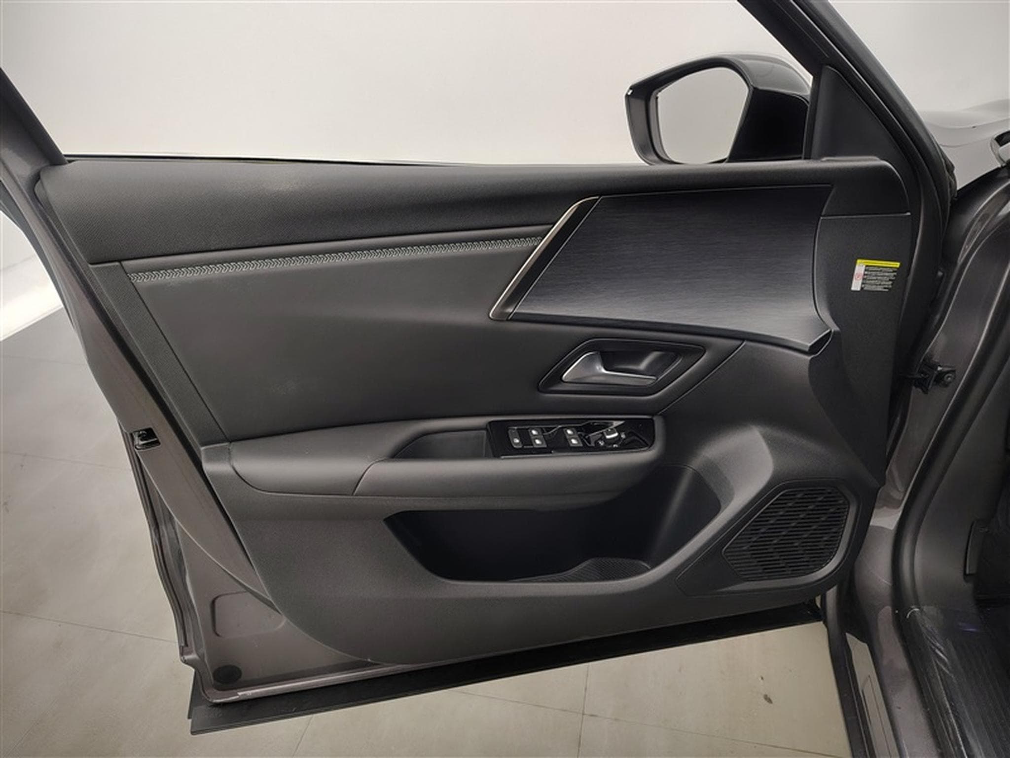 Citroen C5 X 1.2 PureTech 130cv EAT8 Plus NAVI / FULL LED / CUIR / CAMERA (2024) - Photo 17