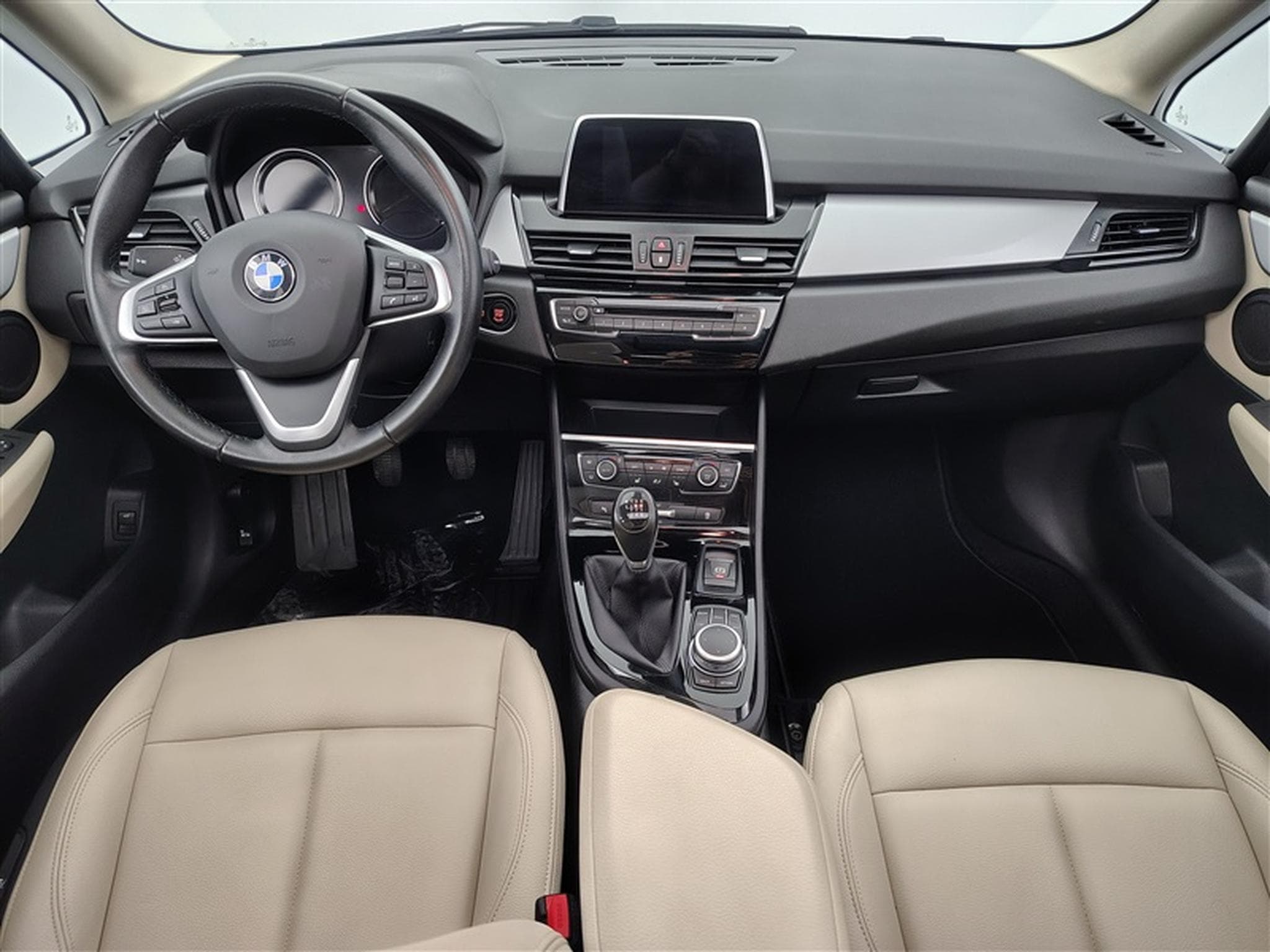 BMW 218 Gran Tourer 218i CUIR/NAVI/FULL LED/TO PANO/JA/PDC (2021) - Foto 8