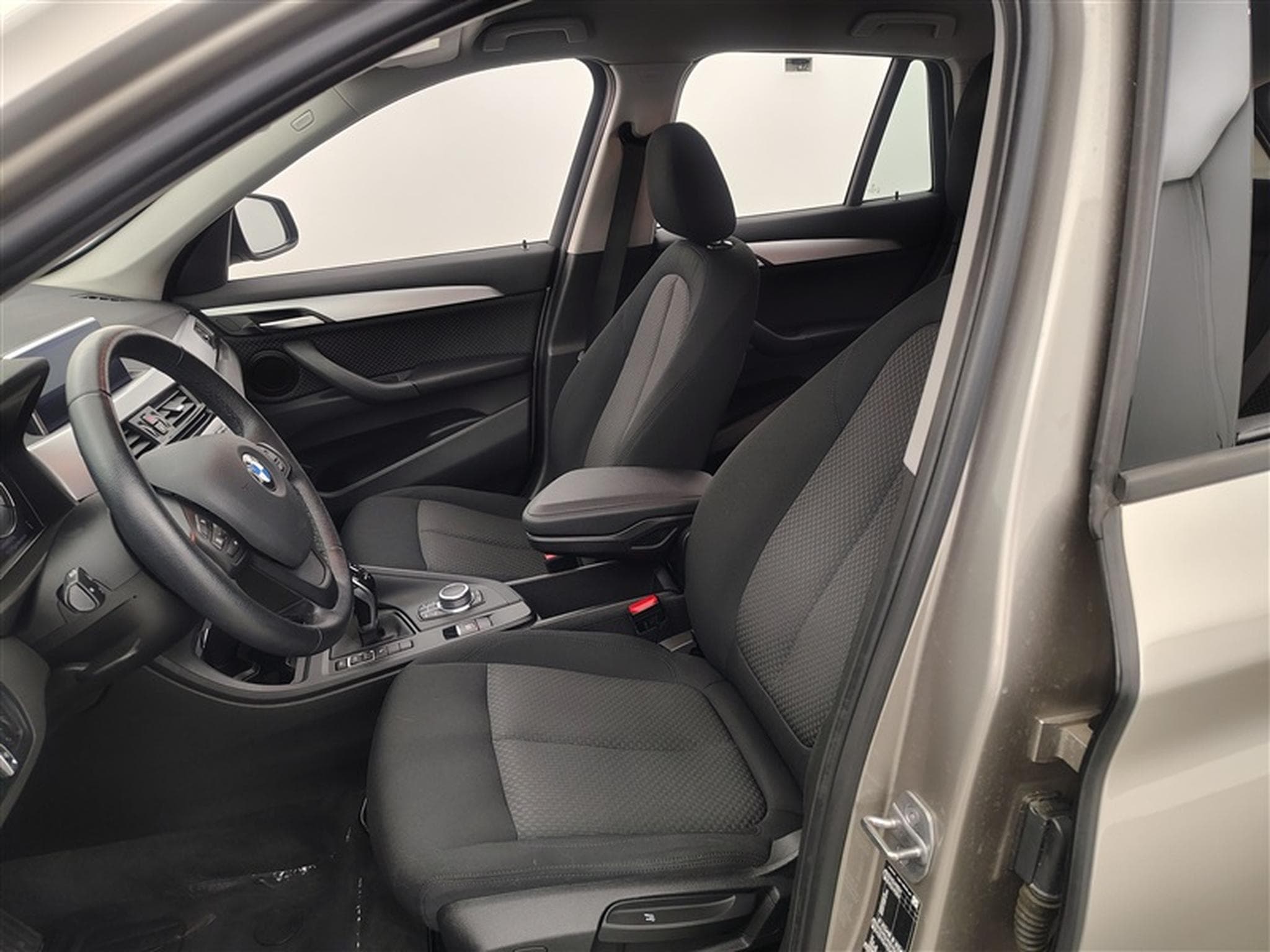 BMW X1 1.5 dA sDrive16 NAVI / CARPLAY / PDC AV-AR (2022) - Photo 7