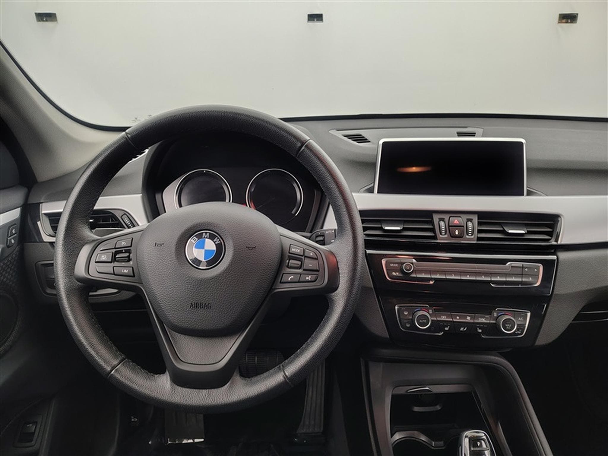 BMW X1 1.5 dA sDrive16 NAVI / CARPLAY / PDC AV-AR (2022) - Photo 9
