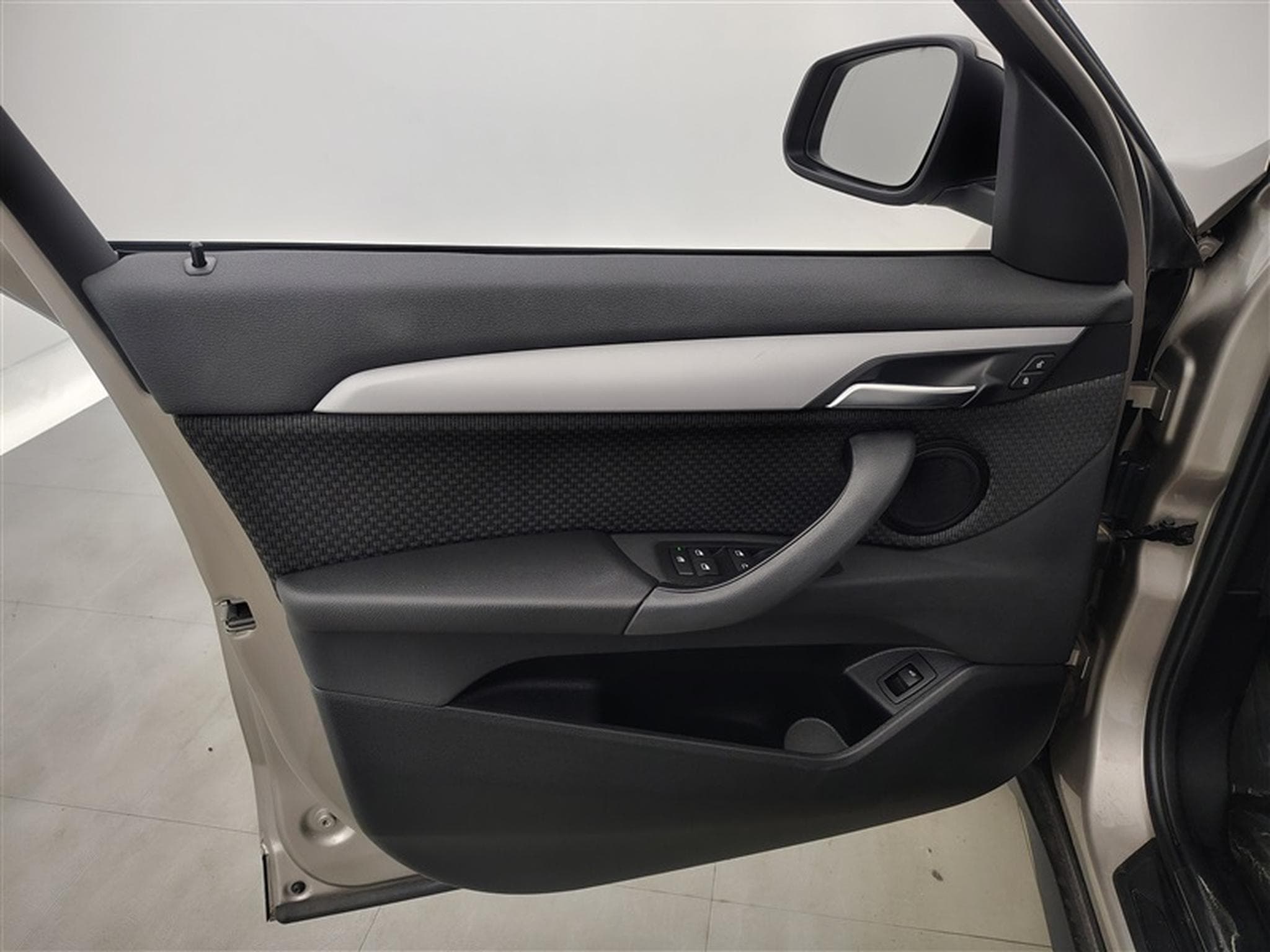 BMW X1 1.5 dA sDrive16 NAVI / CARPLAY / PDC AV-AR (2022) - Photo 16