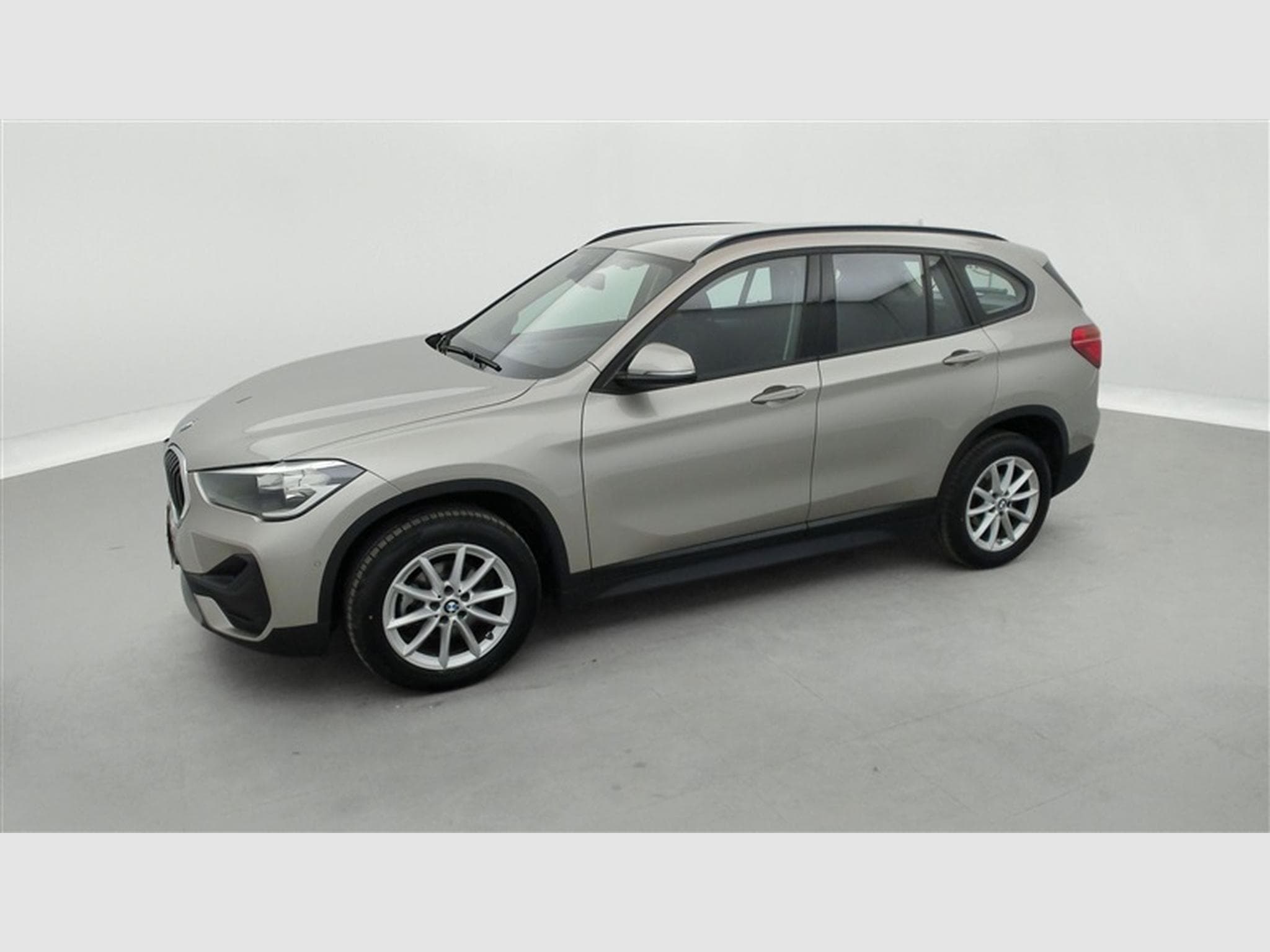 BMW X1 1.5 dA sDrive16 NAVI / CARPLAY / PDC AV-AR (2022) - Photo 21