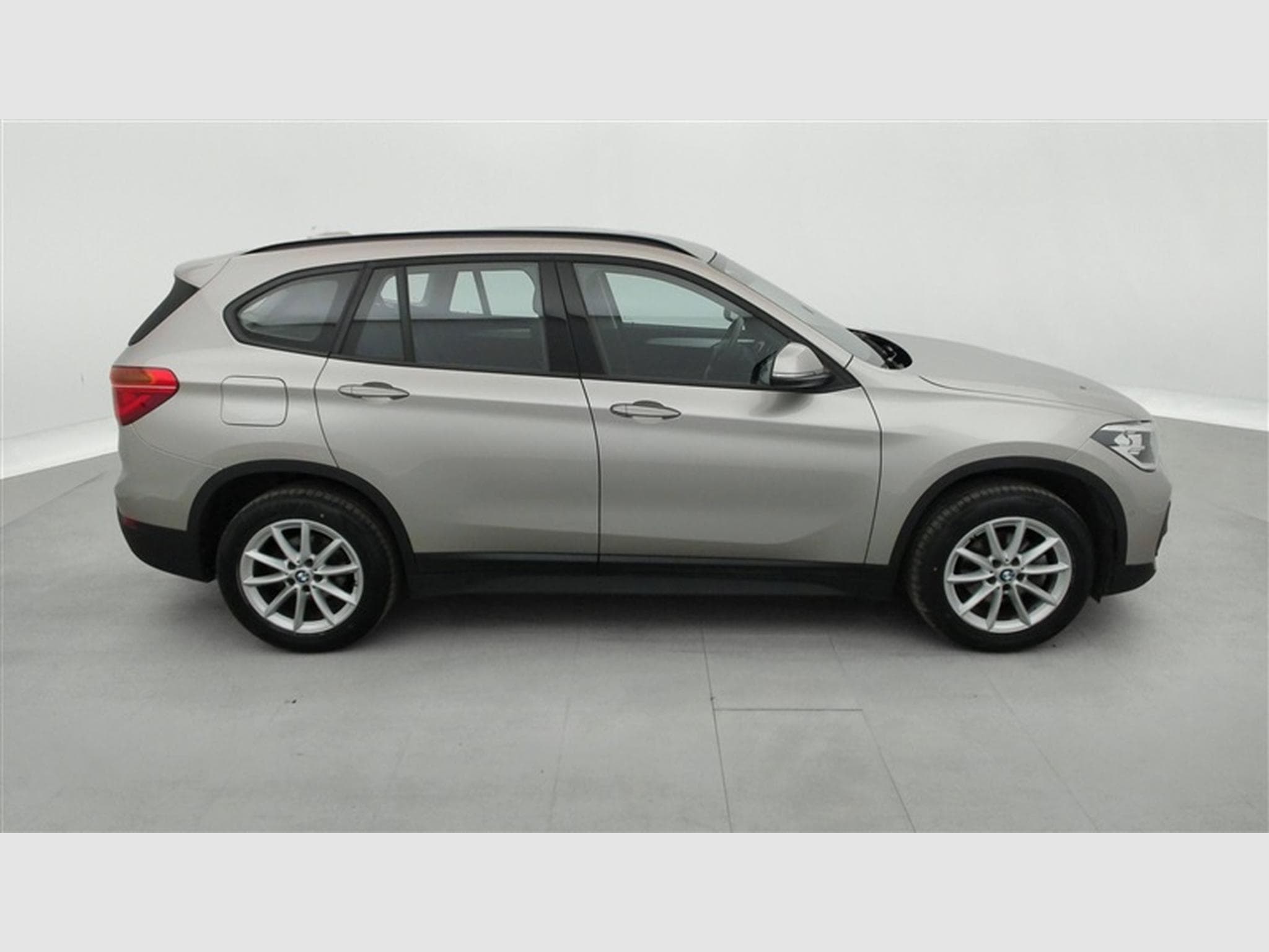 BMW X1 1.5 dA sDrive16 NAVI / CARPLAY / PDC AV-AR (2022) - Photo 24