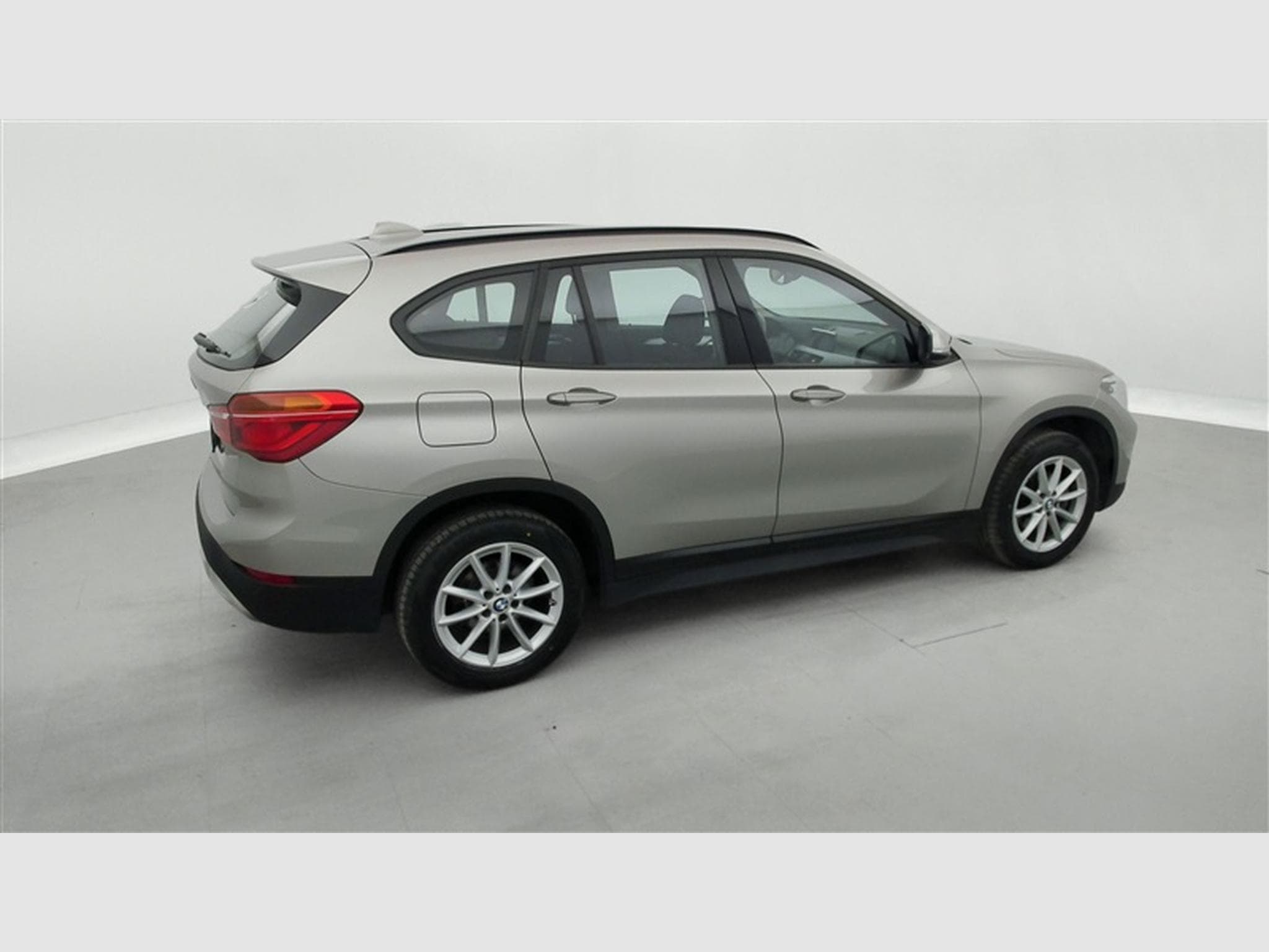 BMW X1 1.5 dA sDrive16 NAVI / CARPLAY / PDC AV-AR (2022) - Photo 25