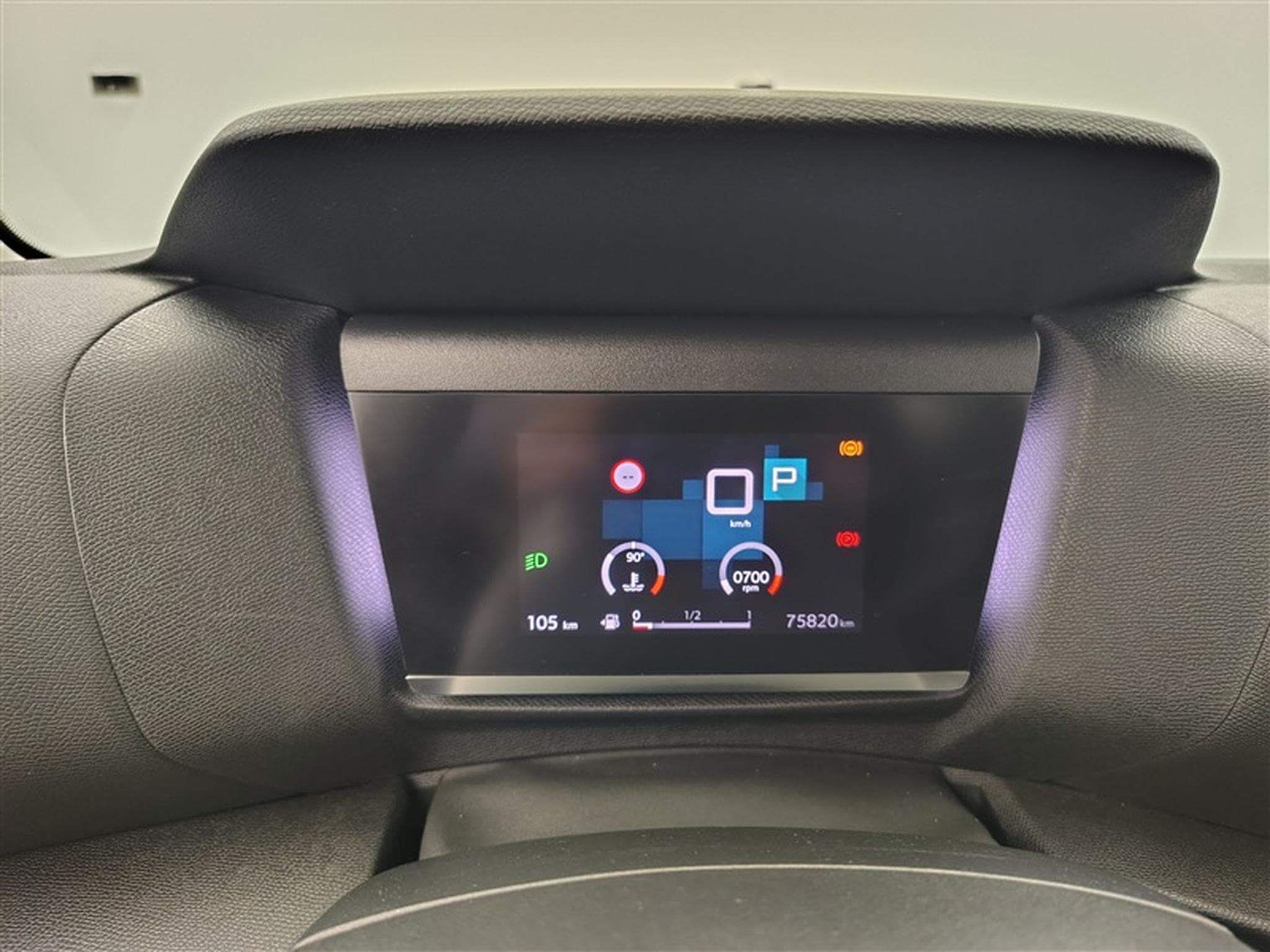 Citroën C4 X 1.2 PureTech 130cv EAT8 Feel CARPLAY / FULL LED / S-CUIR (2023) - Photo 10