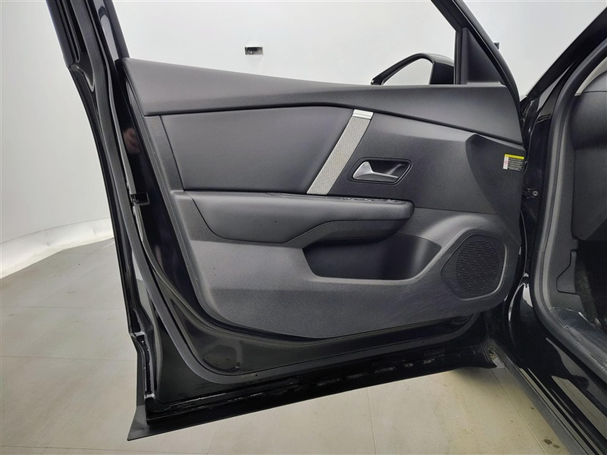 Citroën C4 X 1.2 PureTech 130cv EAT8 Feel CARPLAY / FULL LED / S-CUIR (2023) - Photo 17