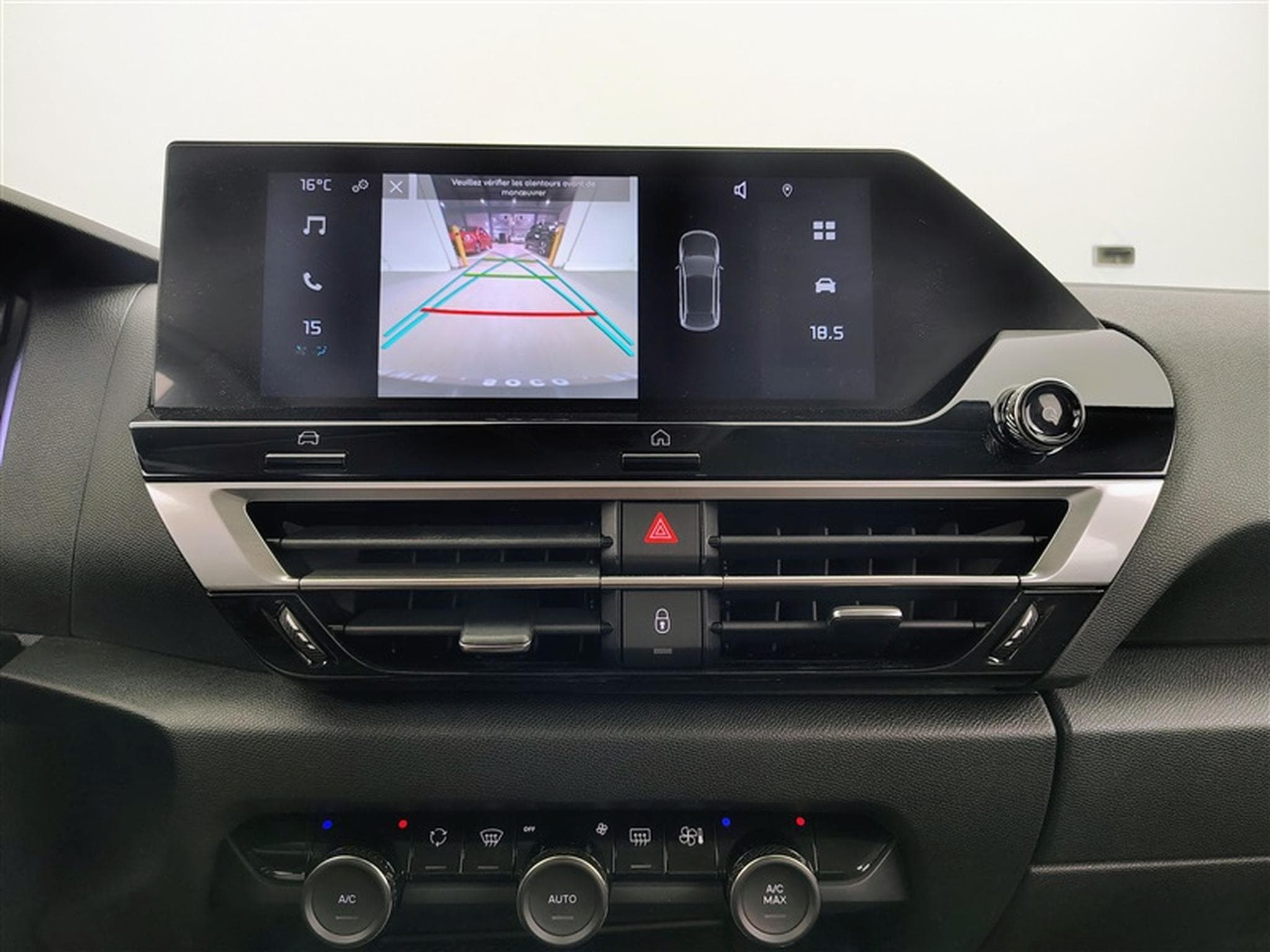 Citroën C4 X 1.2 PureTech 130cv EAT8 Feel CARPLAY / FULL LED / S-CUIR (2023) - Photo 18