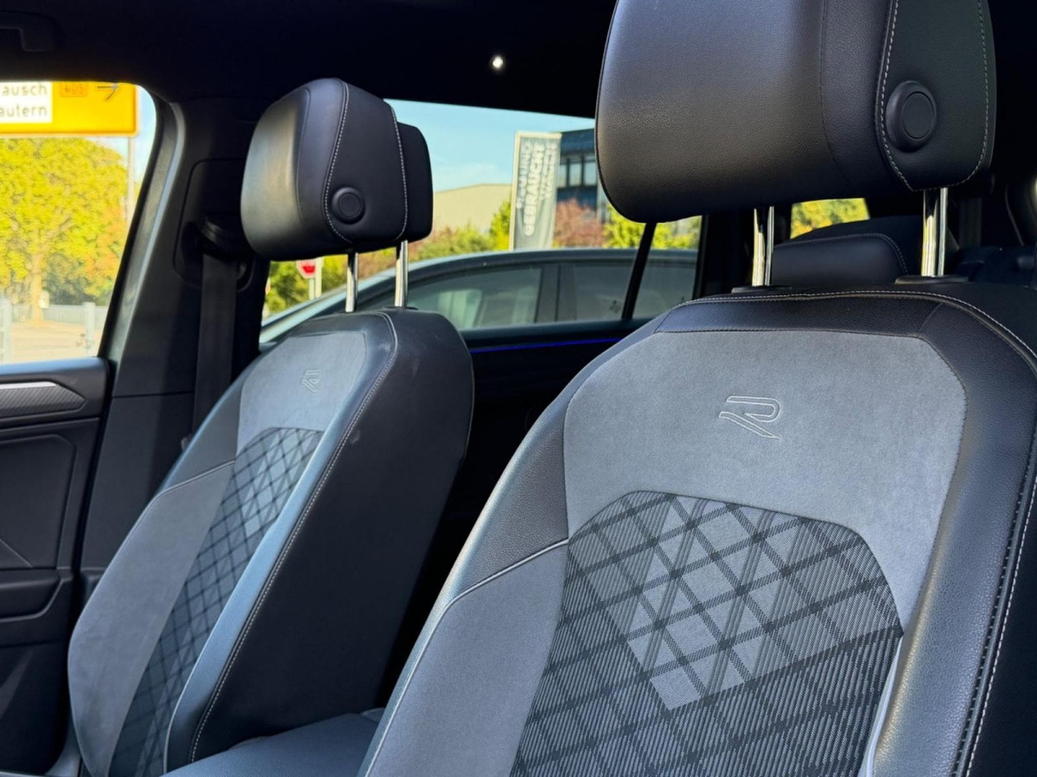 VW Tiguan R-Line 4Motion/7xSitze (2022) - Photo 11