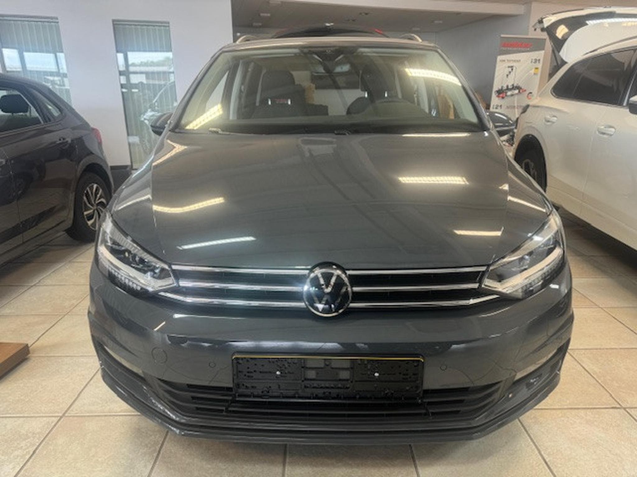 VW Touran VOLKSWAGEN TOURAN EN STOCK COMFORTLINE LED DSG ERGO SITZE SI (2024) - Photo 2