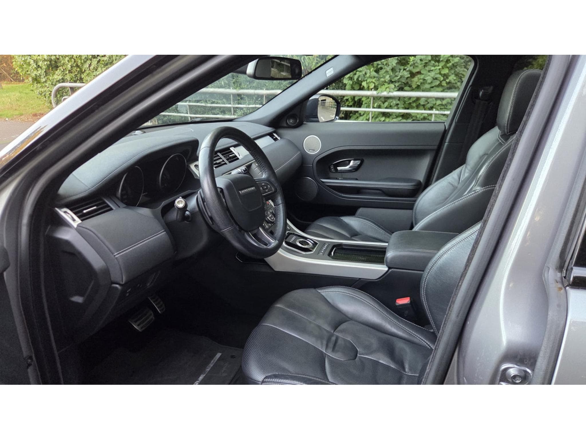 Land-Rover Range Rover Evoque 2.2 SD4 Dynamic (2014) - Photo 9