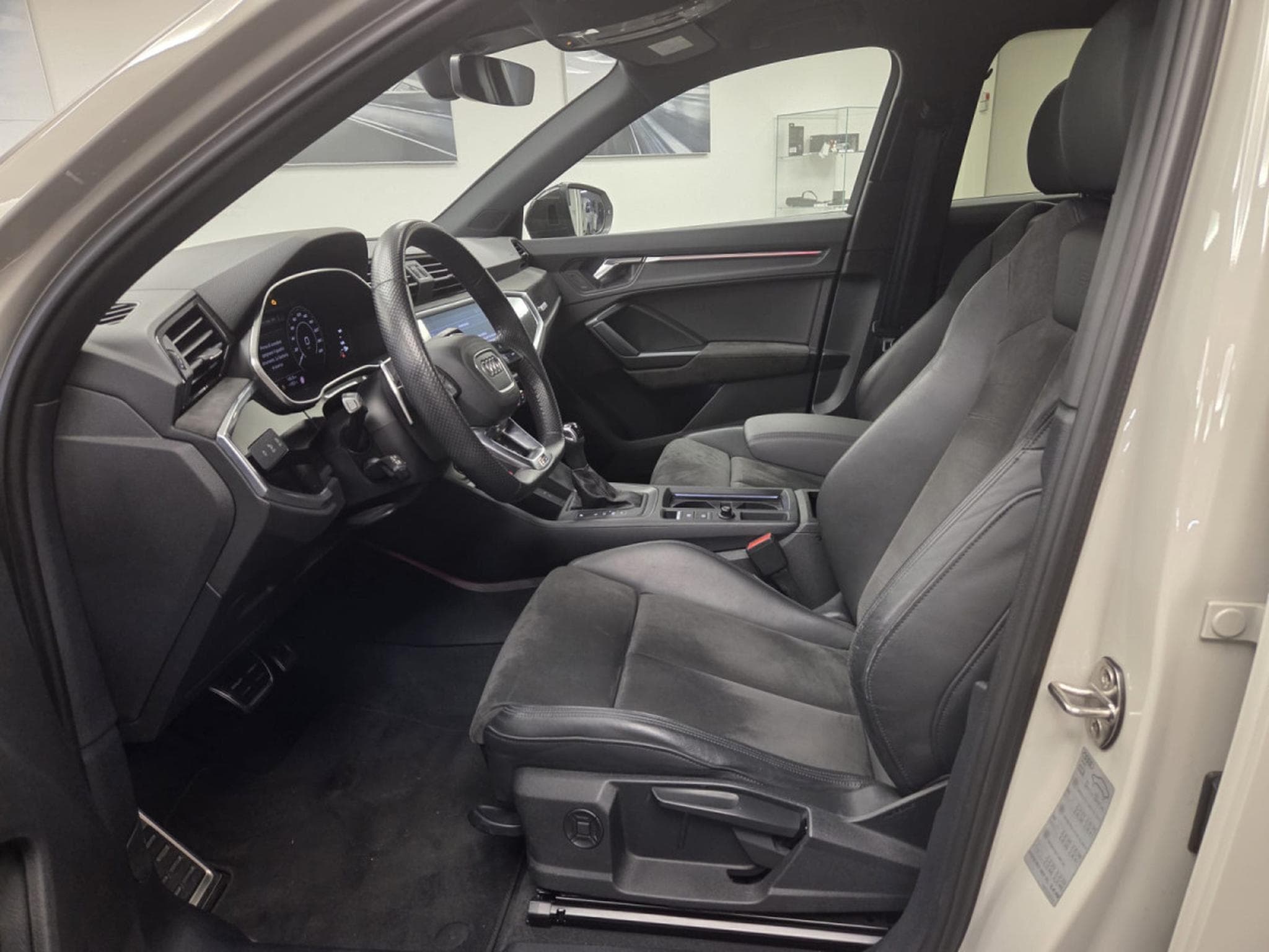 Audi RSQ3 2.5 TFSI quattro 400 CH / 295 kW S tronic (2022) - Photo 3