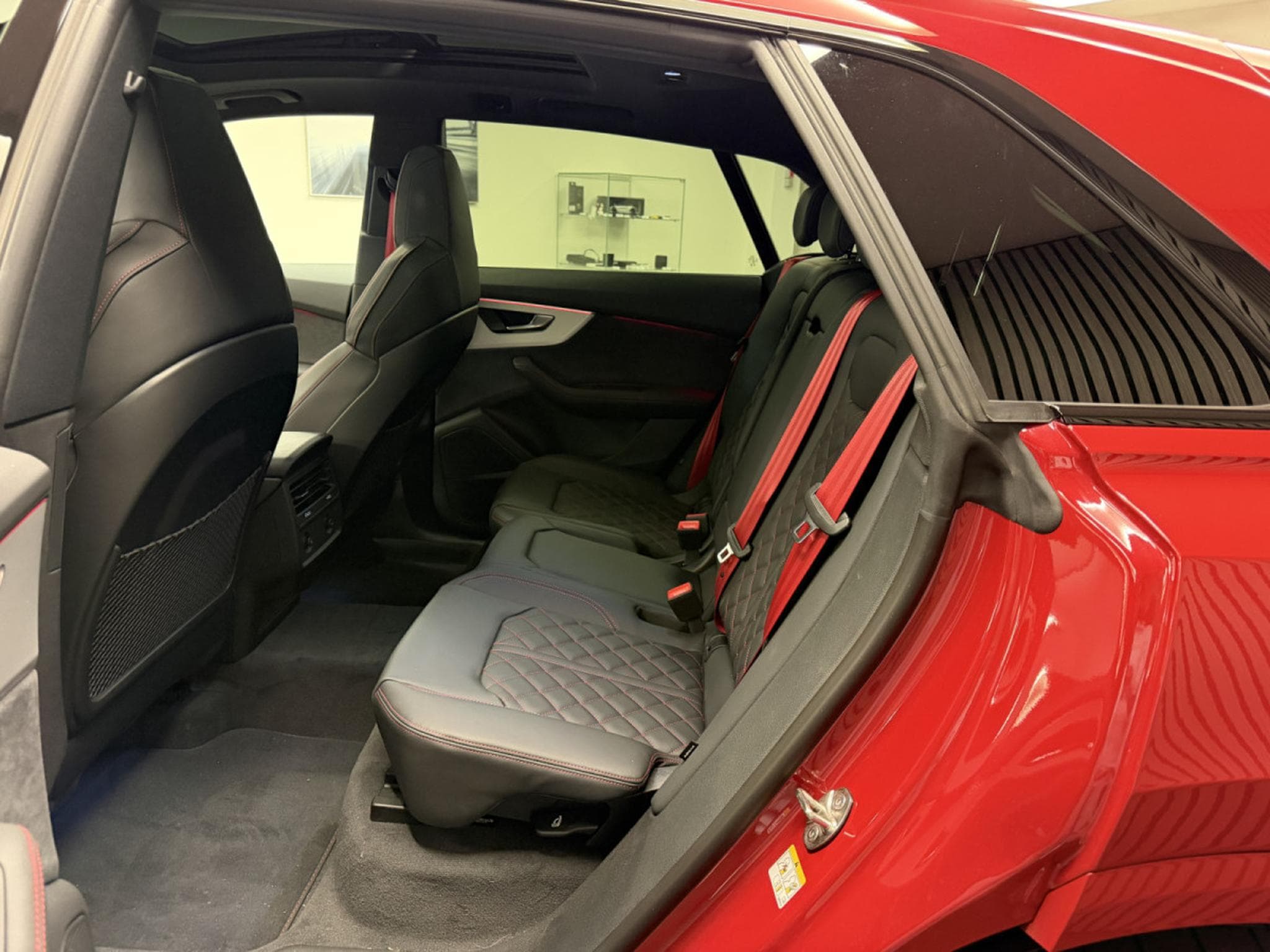 Audi Q8 TDI S line quattro 286 CH / 210 kW Titrponic (2026) - Photo 5