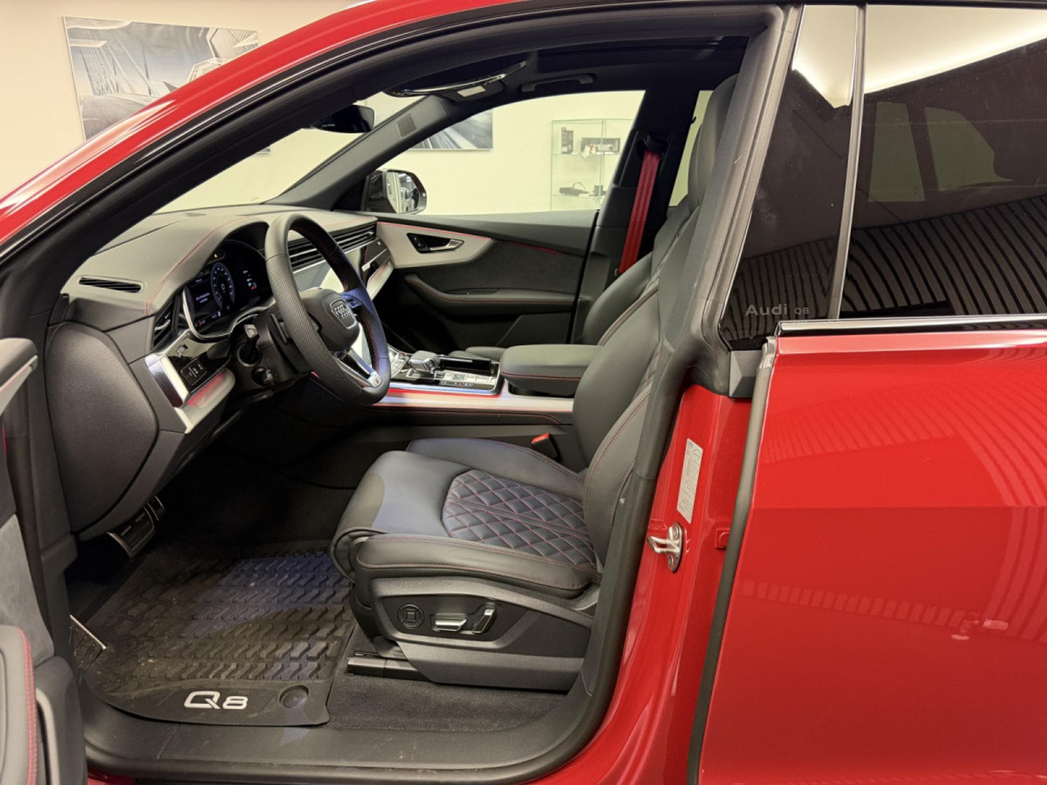 Audi Q8 TDI S line quattro 286 CH / 210 kW Titrponic (2026) - Photo 3