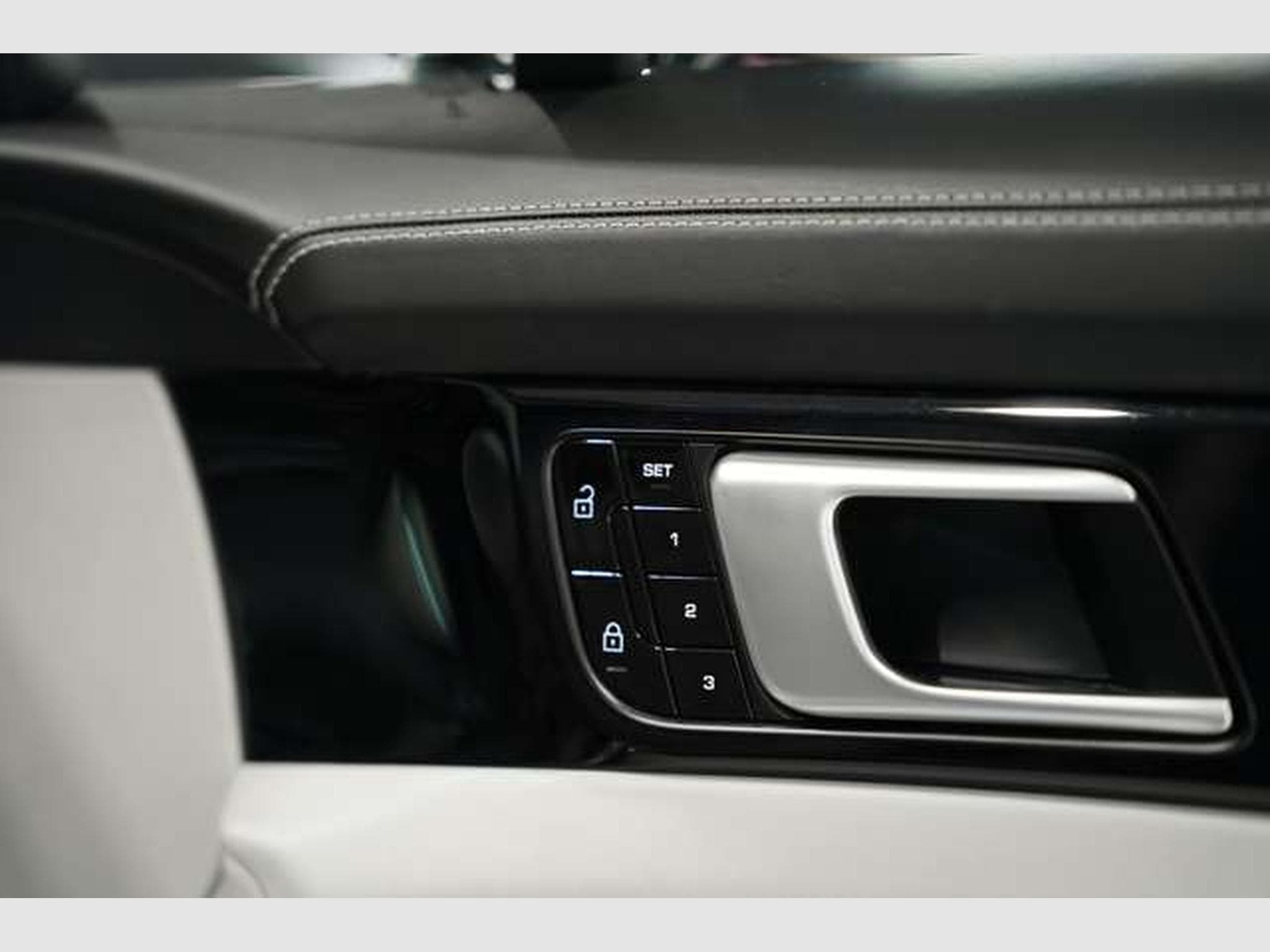 Porsche Panamera Turbo Sport Turismo 2H*Chrono*LUFT*Pano (2019) - Photo 18