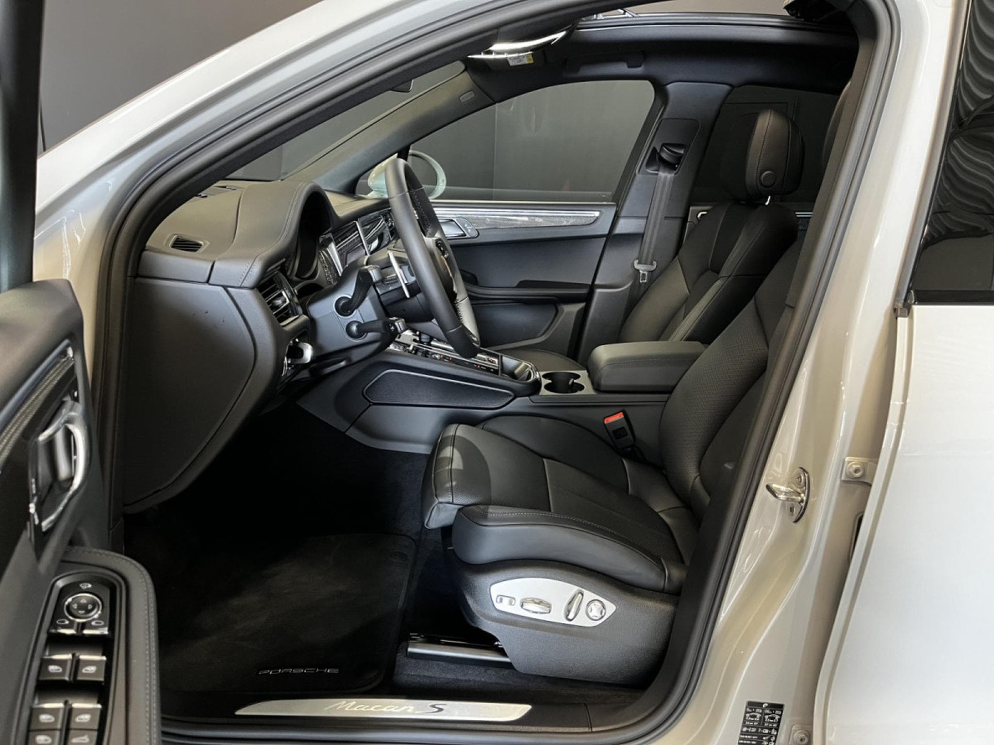 Porsche Macan Porsche Macan S /LED/PANO/BOSE/21"/CARBON/AHK/VOLL (2023) - Photo 22