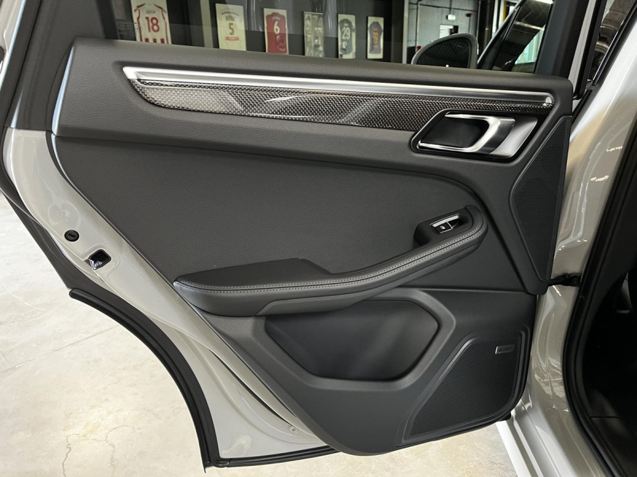 Porsche Macan Porsche Macan S /LED/PANO/BOSE/21"/CARBON/AHK/VOLL (2023) - Photo 24