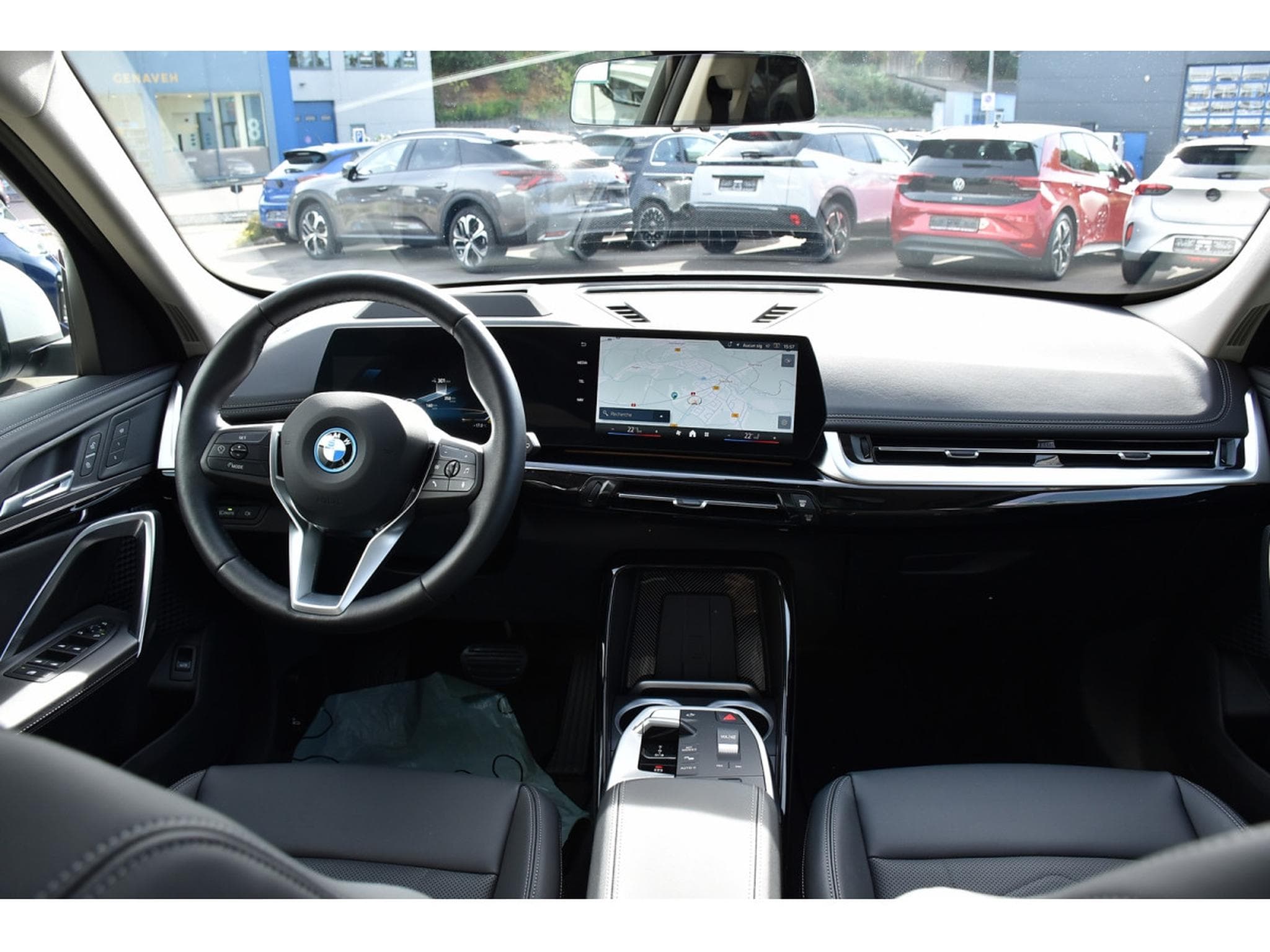 BMW iX1 eDrive20 xLine 66,5 kWh PANO CUIR MEMO ACC CAM360 HUD 1°MAIN (2025) - Foto 10