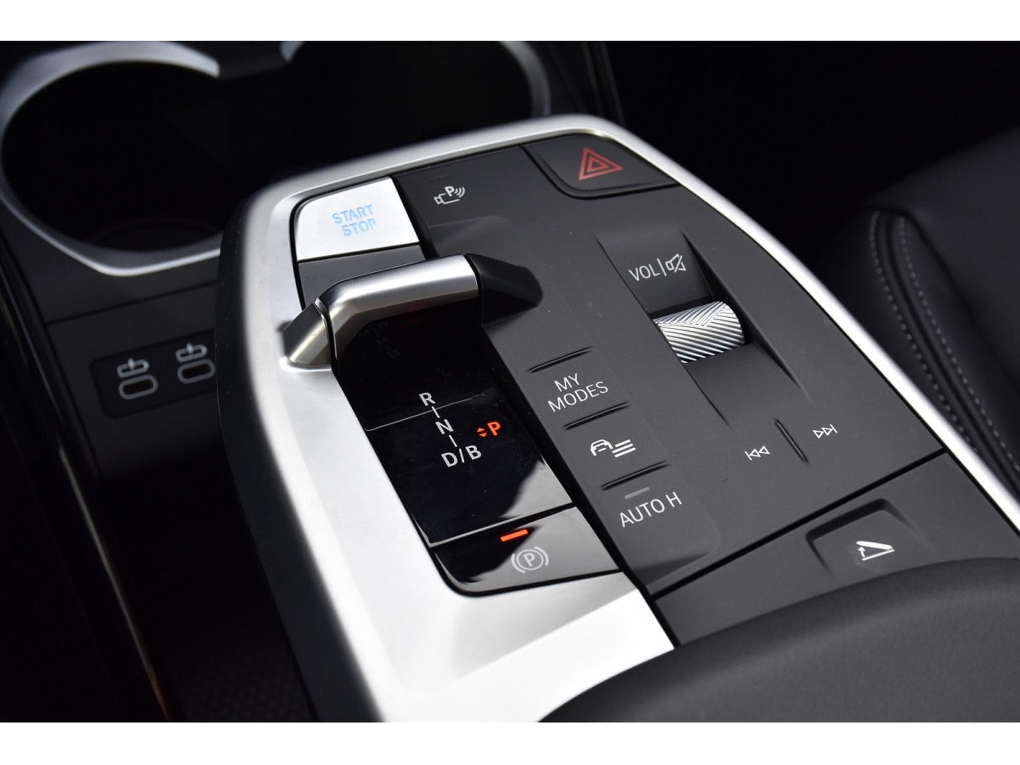 BMW iX1 eDrive20 xLine 66,5 kWh PANO CUIR MEMO ACC CAM360 HUD 1°MAIN (2025) - Foto 19