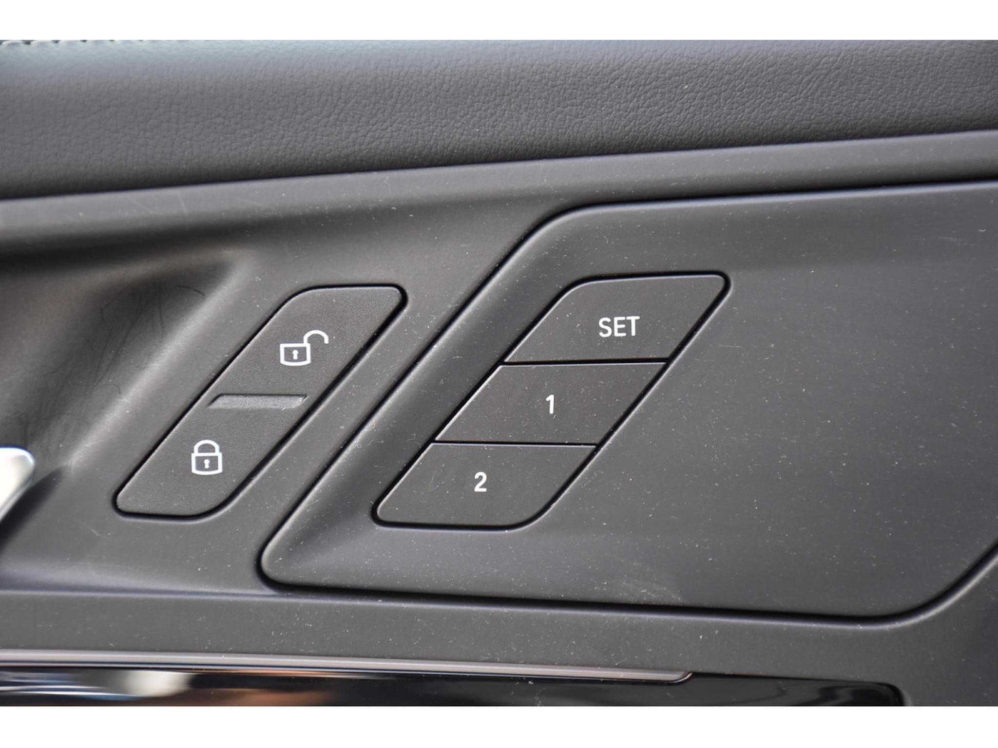 BMW iX1 eDrive20 xLine 66,5 kWh PANO CUIR MEMO ACC CAM360 HUD 1°MAIN (2025) - Foto 21