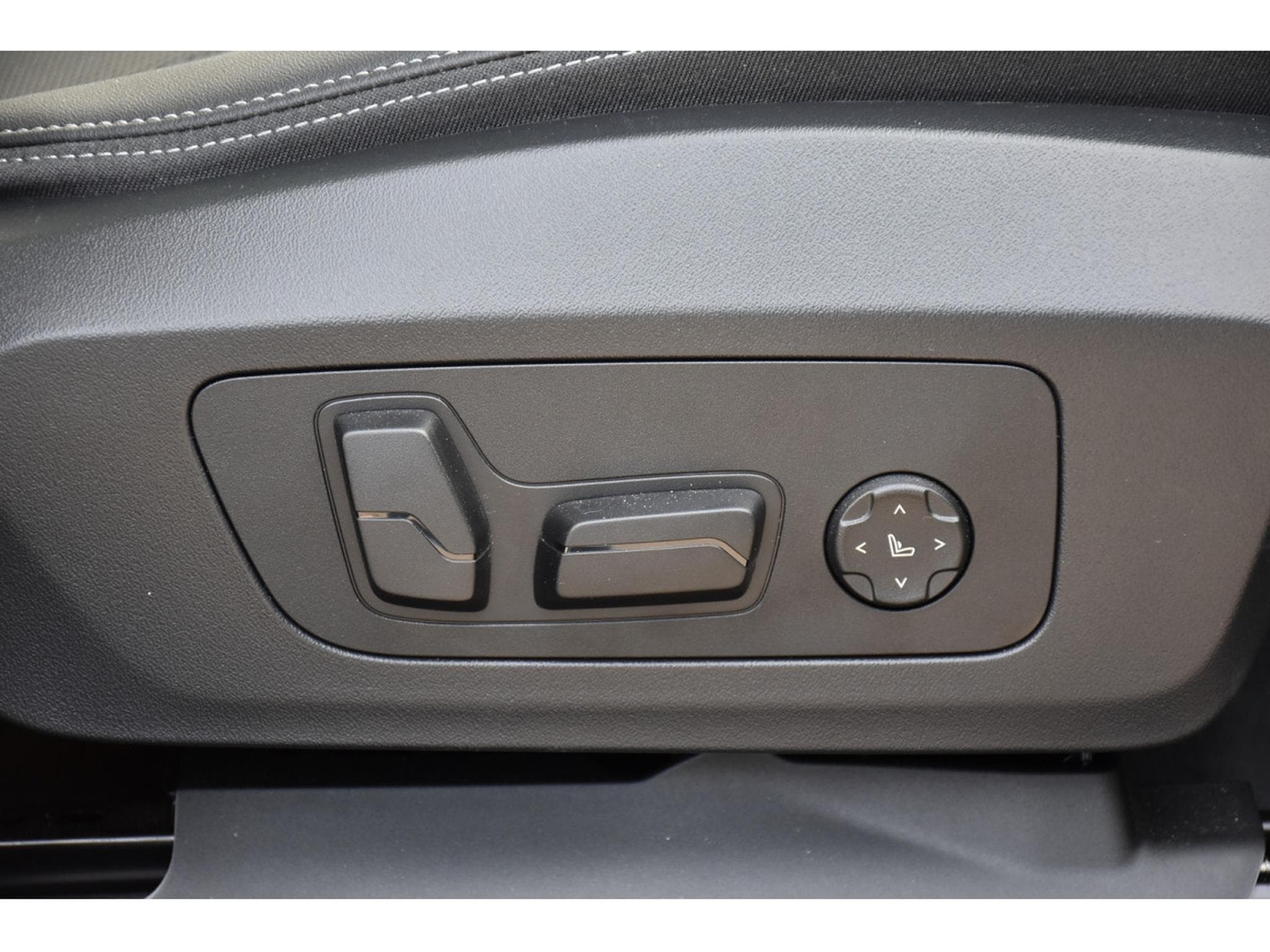 BMW iX1 eDrive20 xLine 66,5 kWh PANO CUIR MEMO ACC CAM360 HUD 1°MAIN (2025) - Foto 22